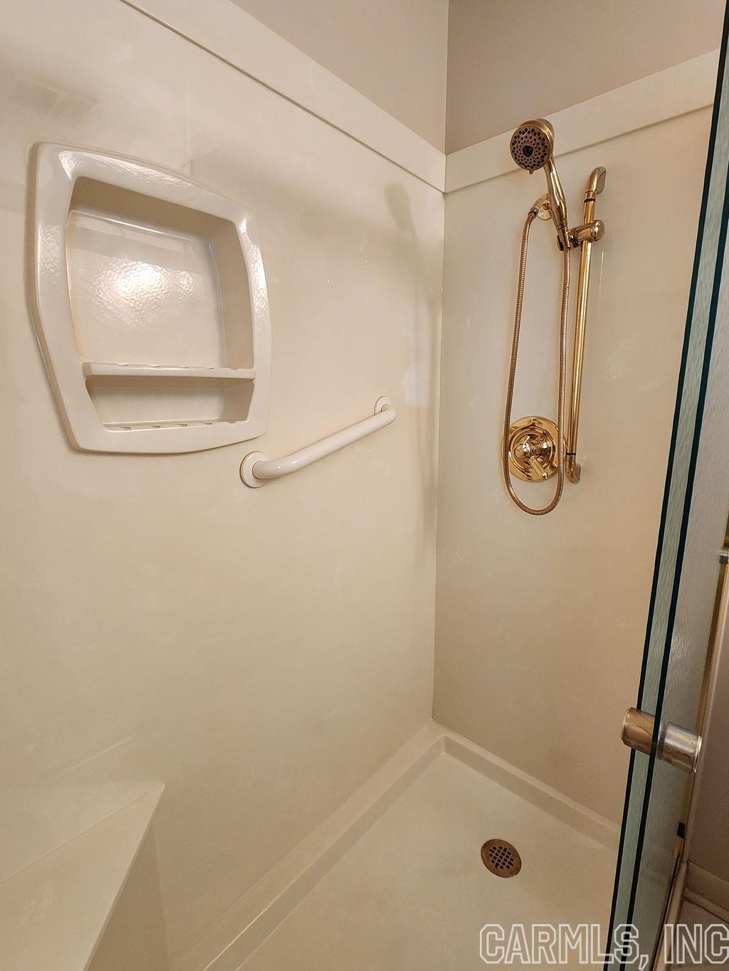 INDIANHEAD LAKES EST - Residential