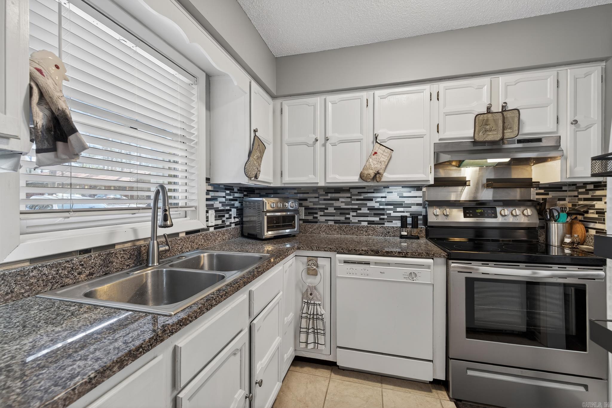 CORONADO COURTS - Residential