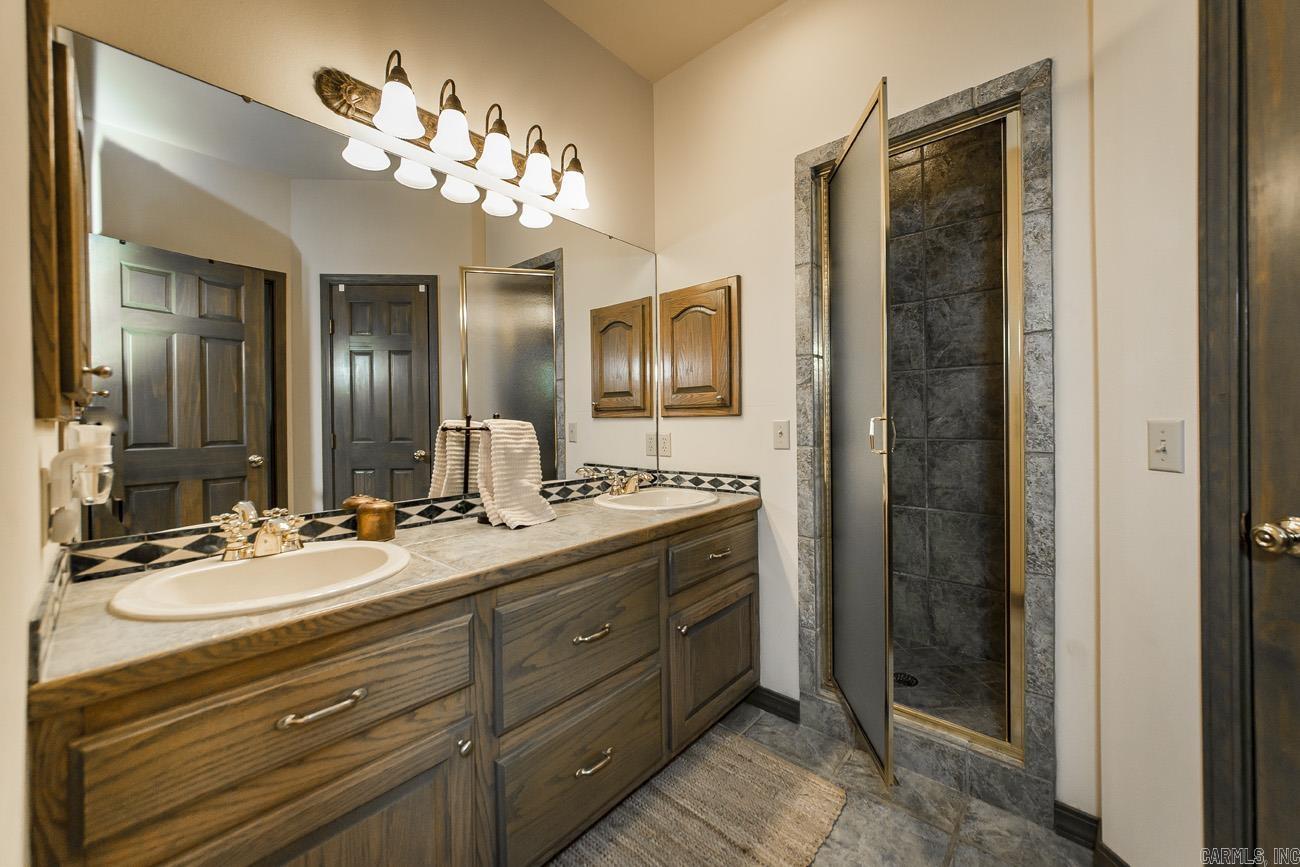 ENCHANTED PENINSULA - Residential