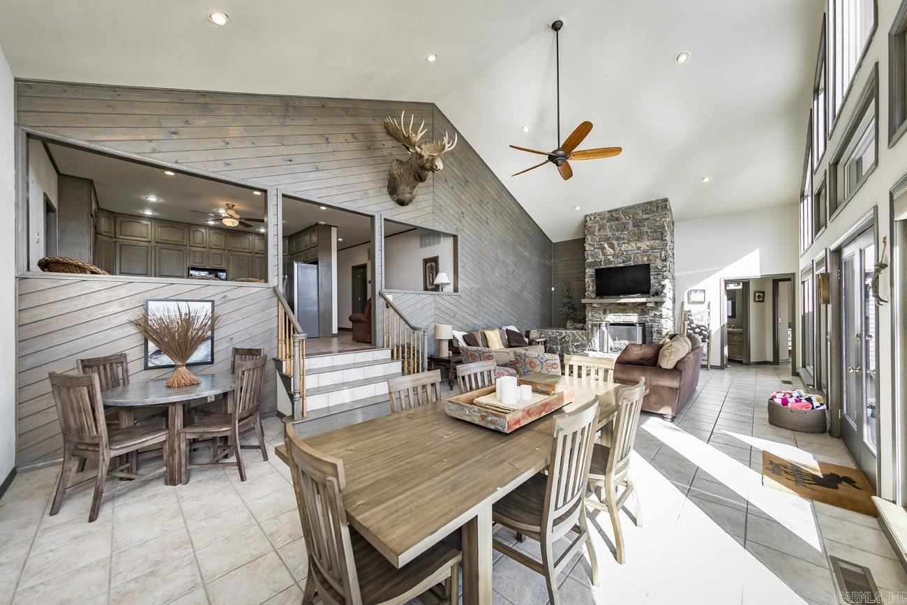 ENCHANTED PENINSULA - Residential