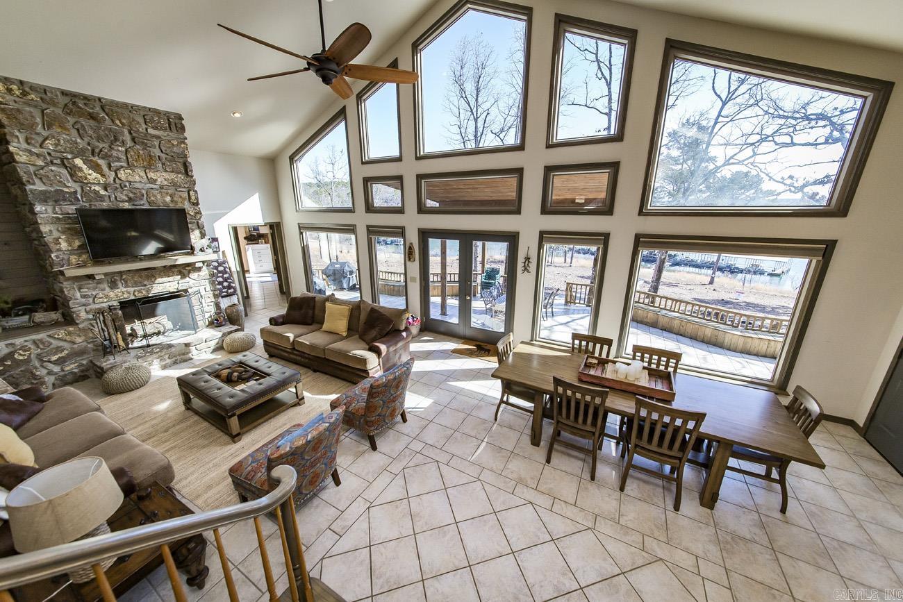 ENCHANTED PENINSULA - Residential