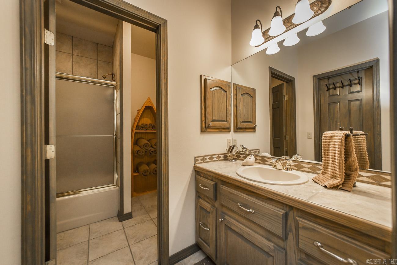 ENCHANTED PENINSULA - Residential