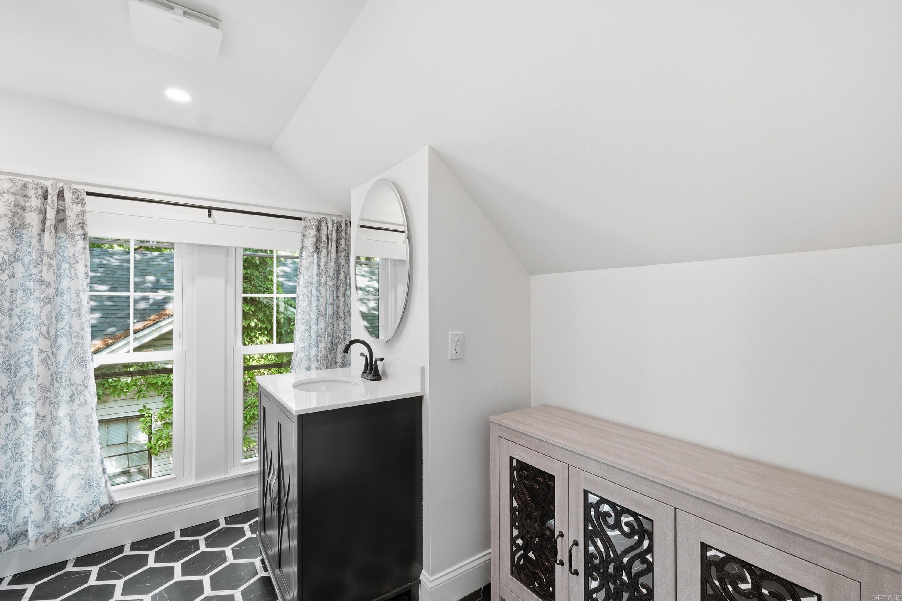 MCGEHEE - Residential