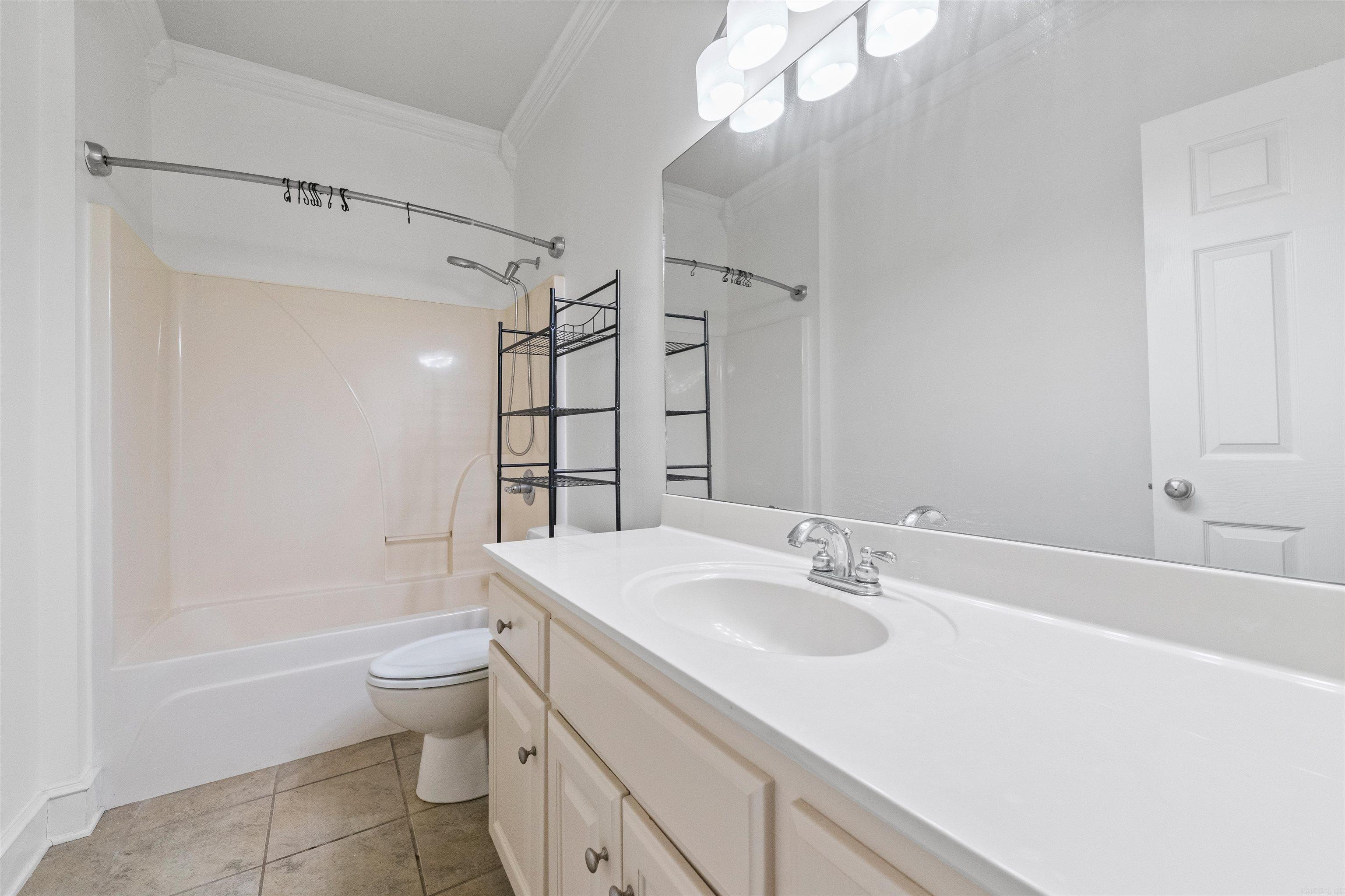 COUNTRY CLUB OF ARK THE - Residential