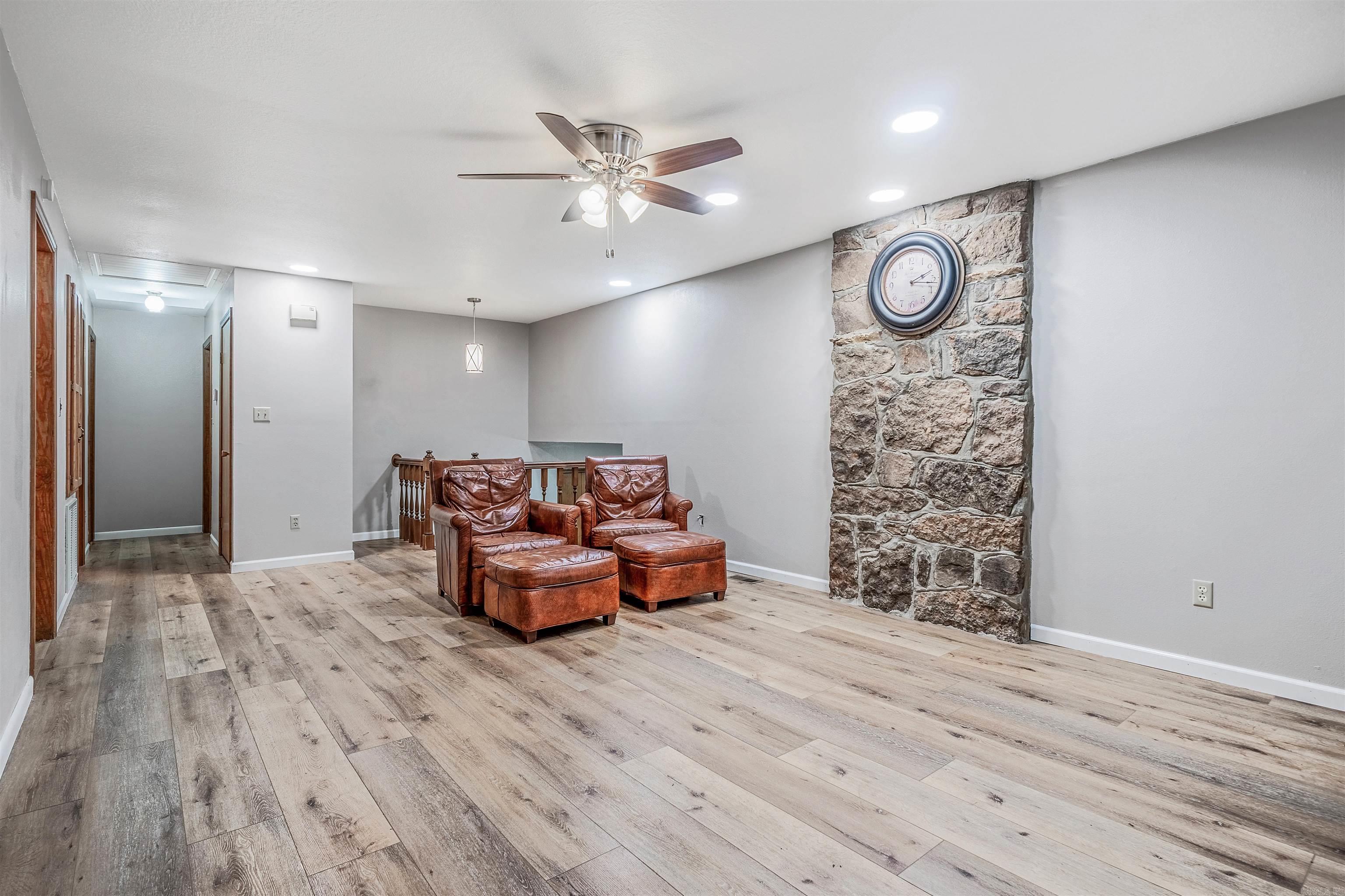 LAKEWOOD - Residential