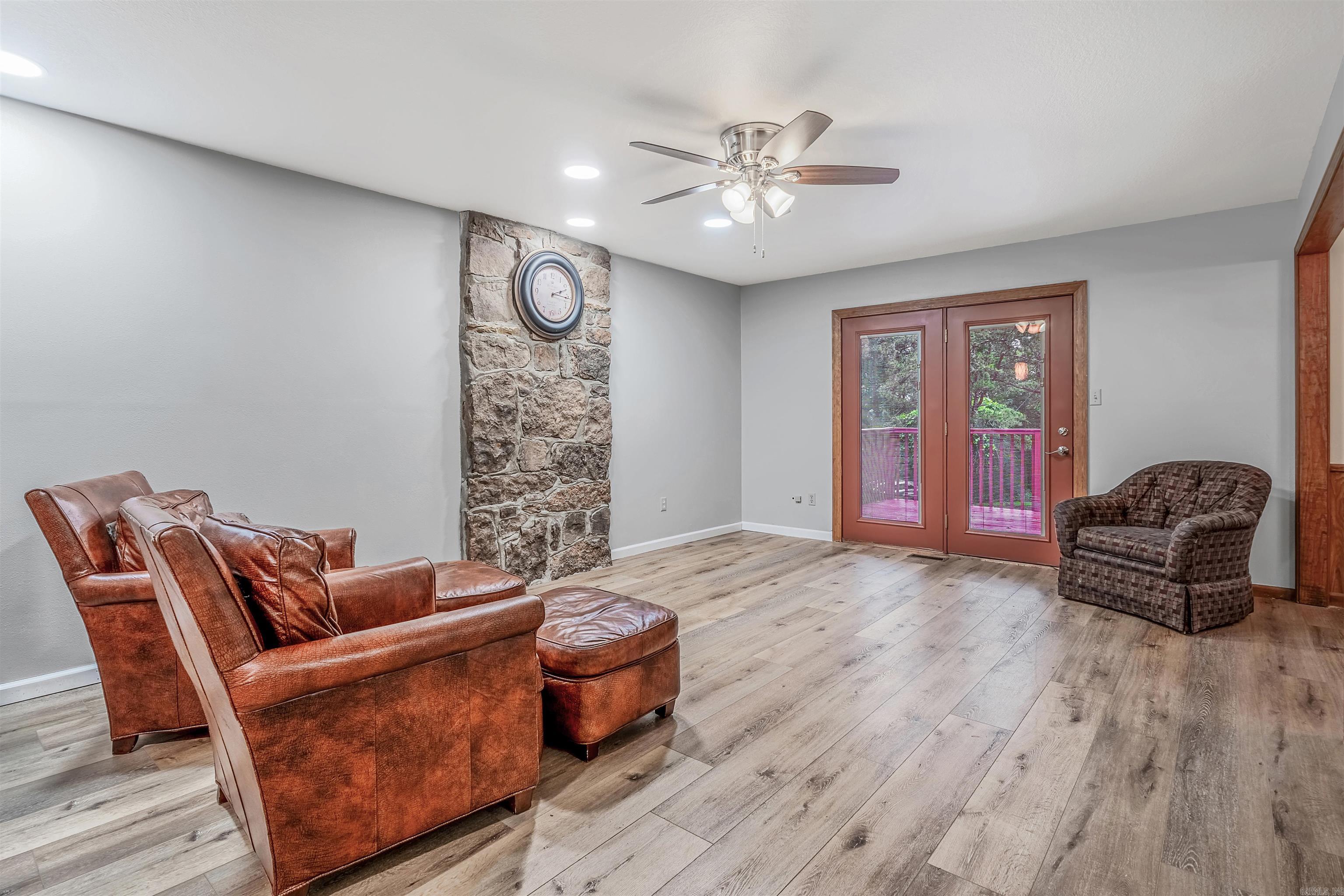 LAKEWOOD - Residential