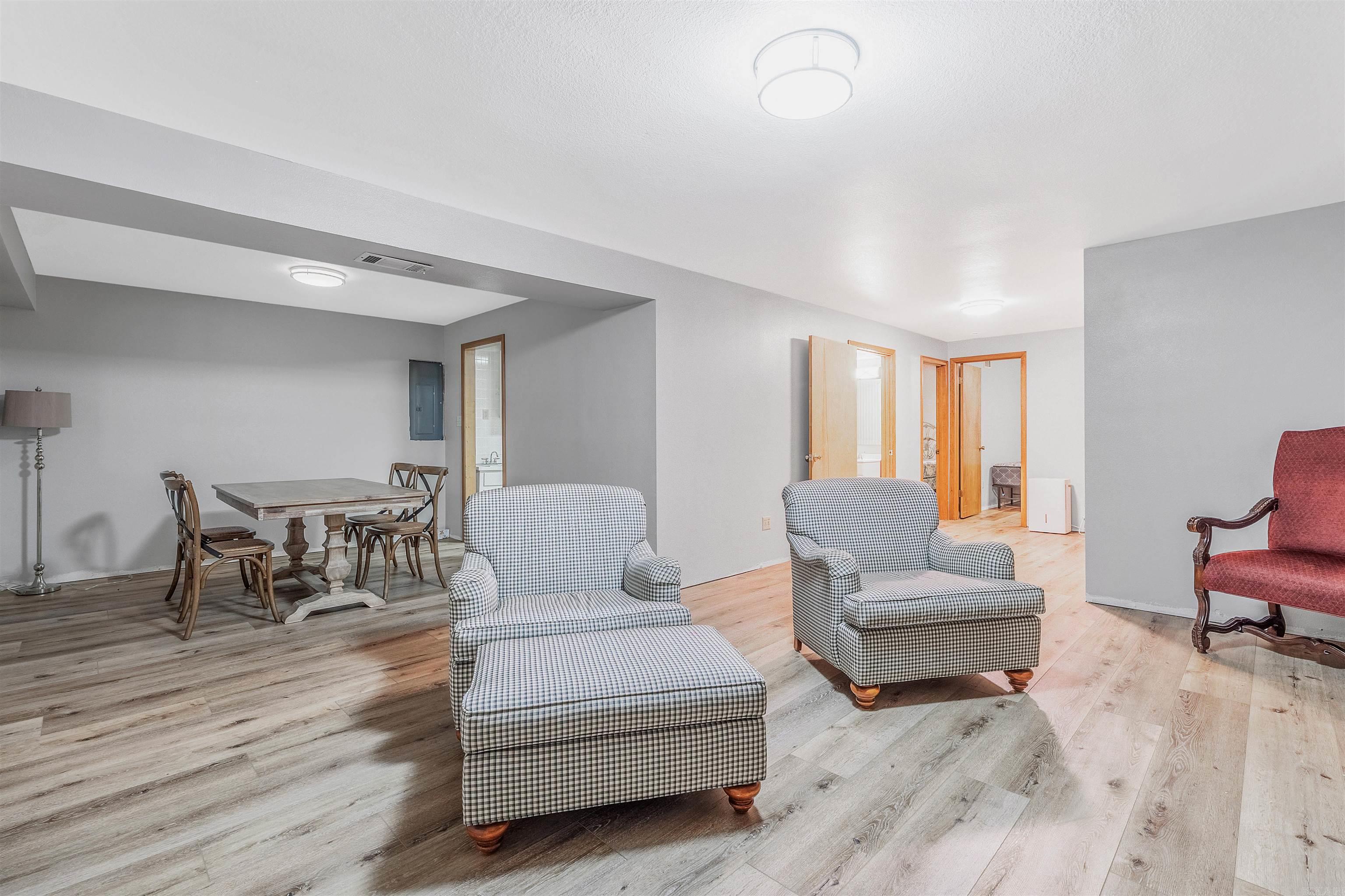 LAKEWOOD - Residential