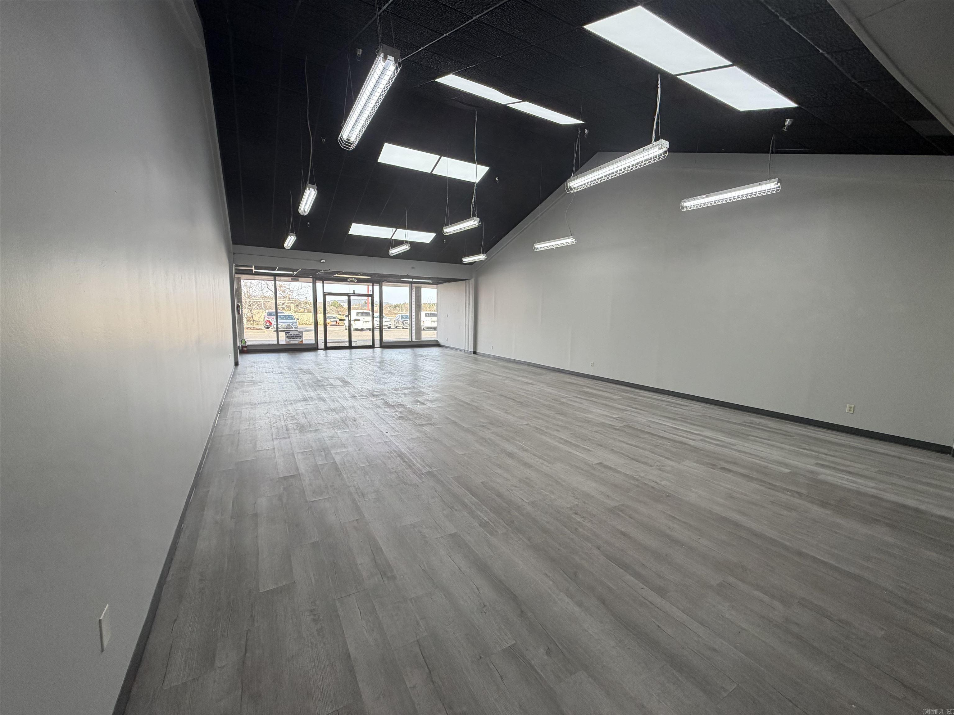 Hot Springs - Commercial Sale