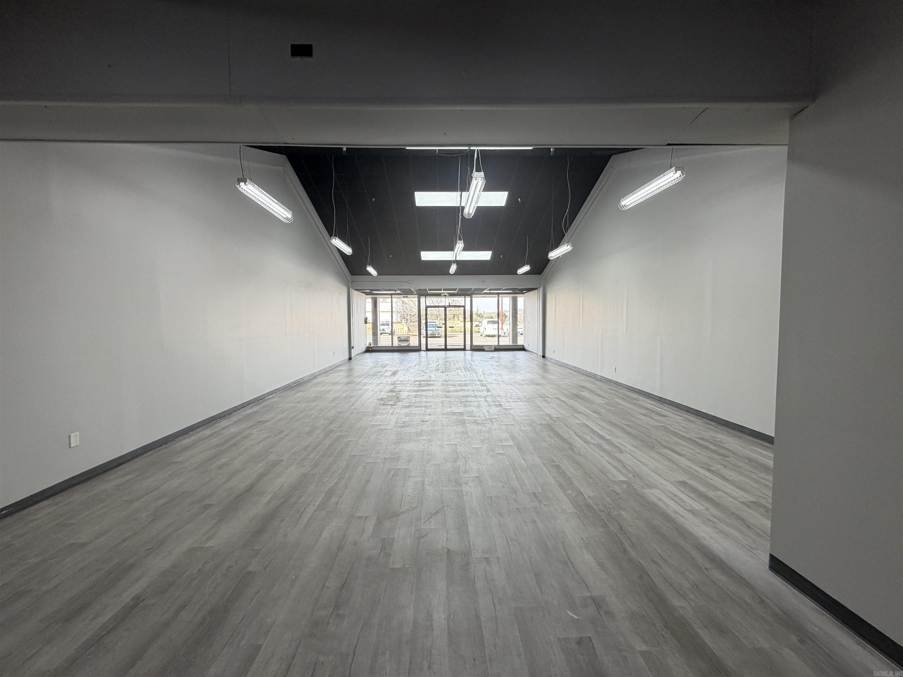 Hot Springs - Commercial Sale