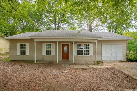 Photo of 28 Greenhaven Pl Pl, Jacksonville, AR 72076 (MLS # 26014688)