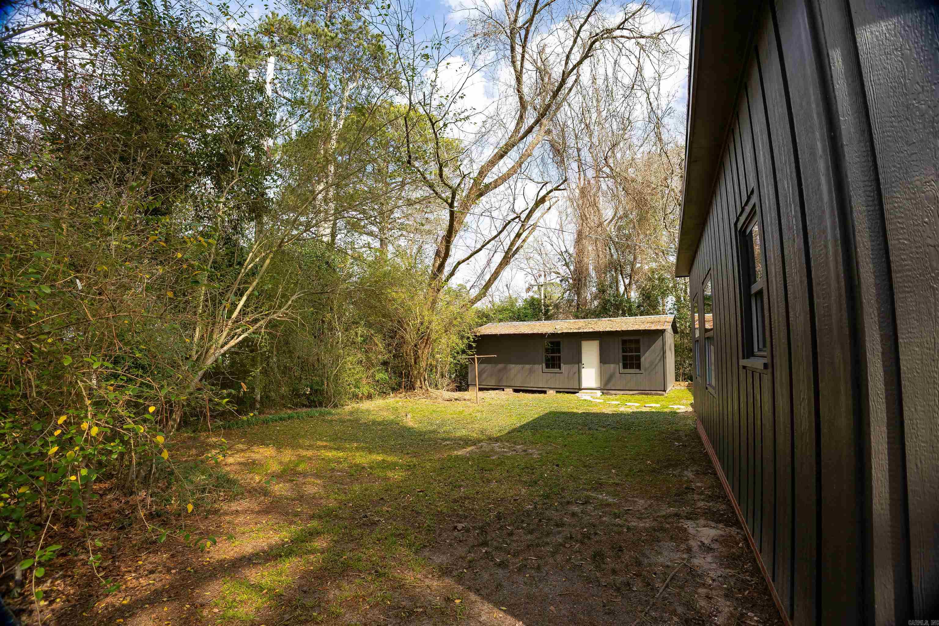 COUNTRY CLUB COLONY - Residential