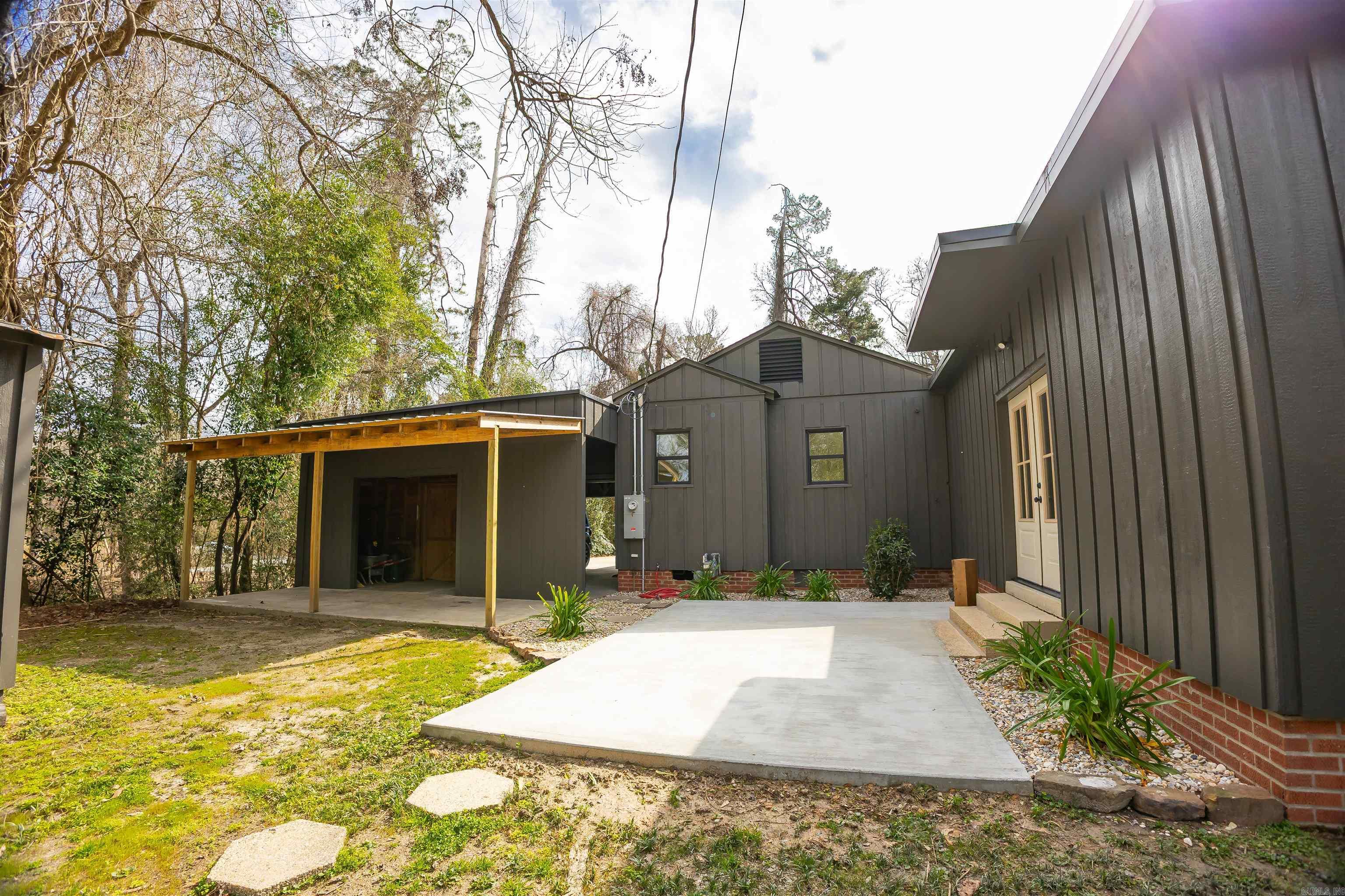 COUNTRY CLUB COLONY - Residential