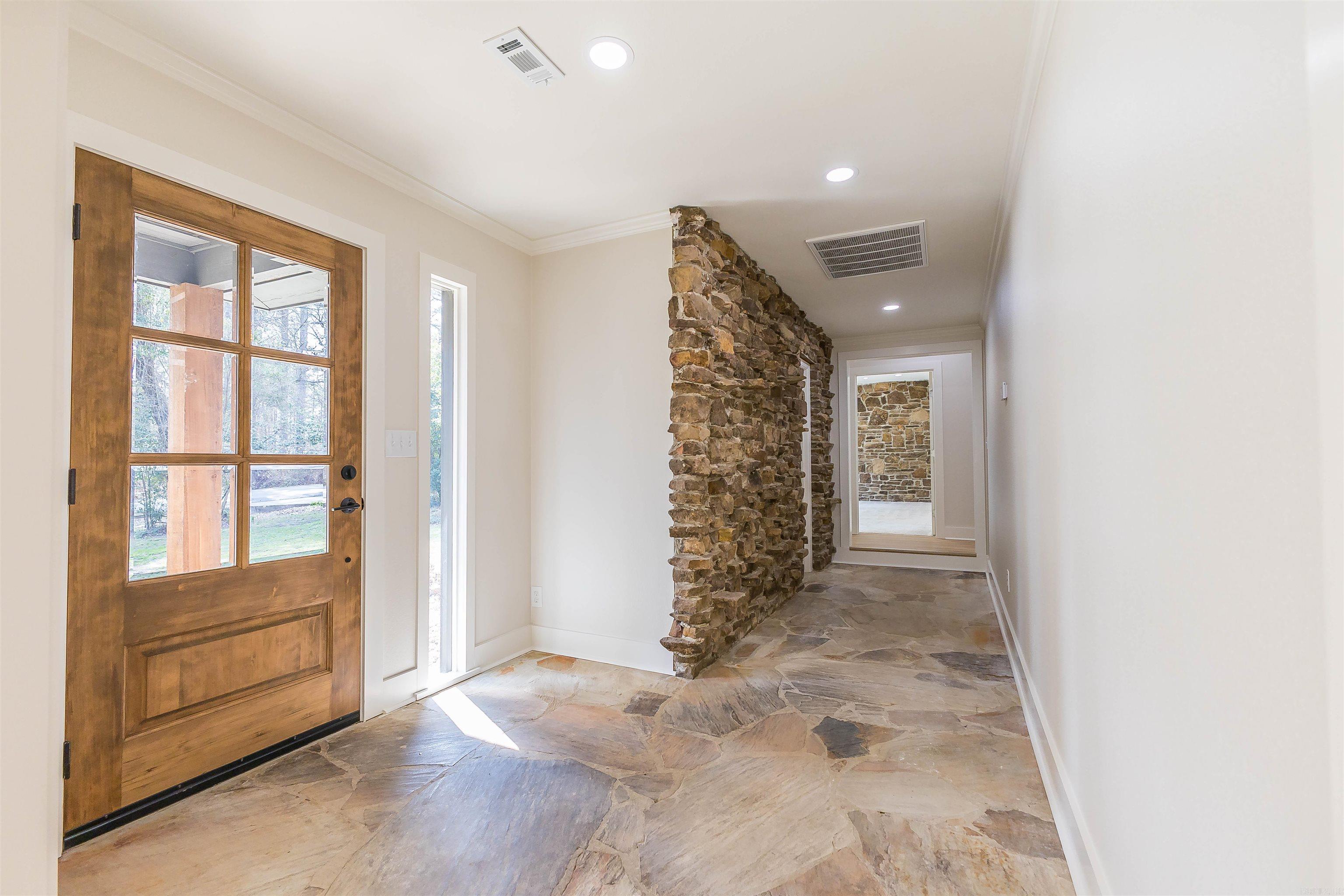 COUNTRY CLUB COLONY - Residential