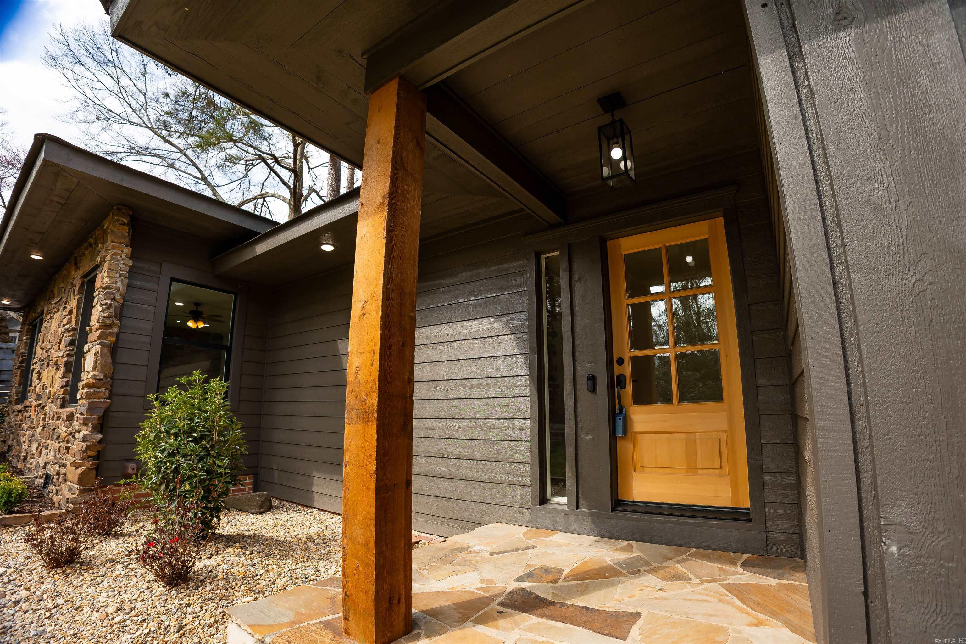 COUNTRY CLUB COLONY - Residential