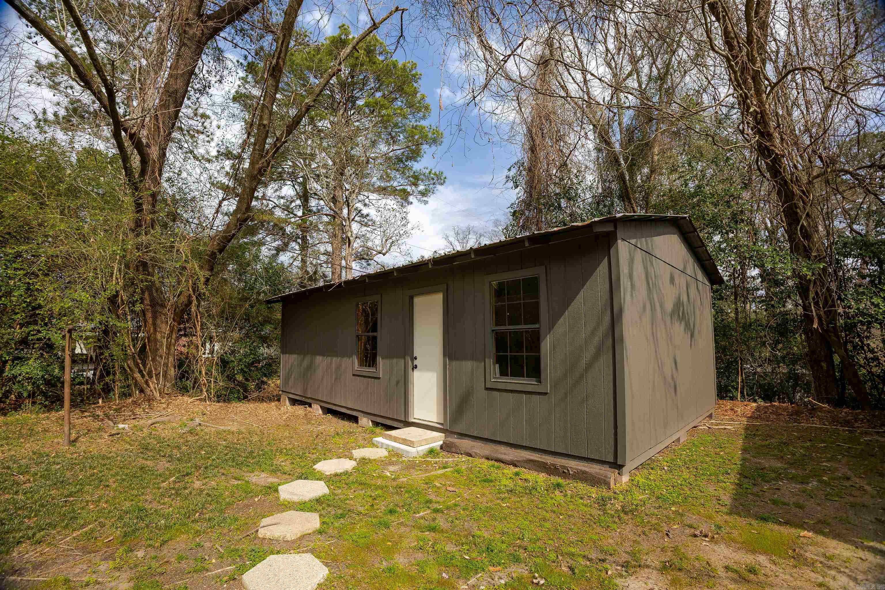 COUNTRY CLUB COLONY - Residential