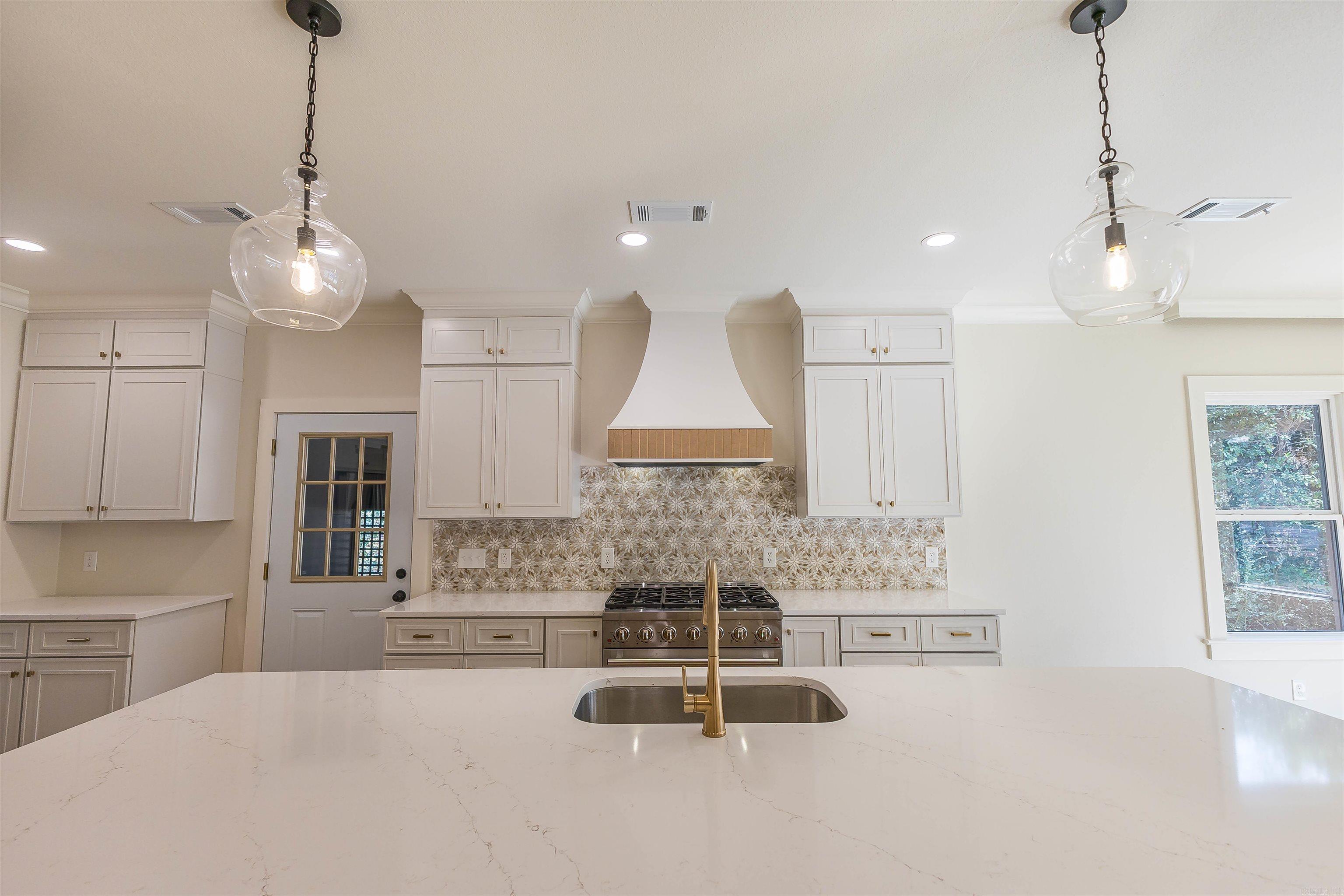 COUNTRY CLUB COLONY - Residential