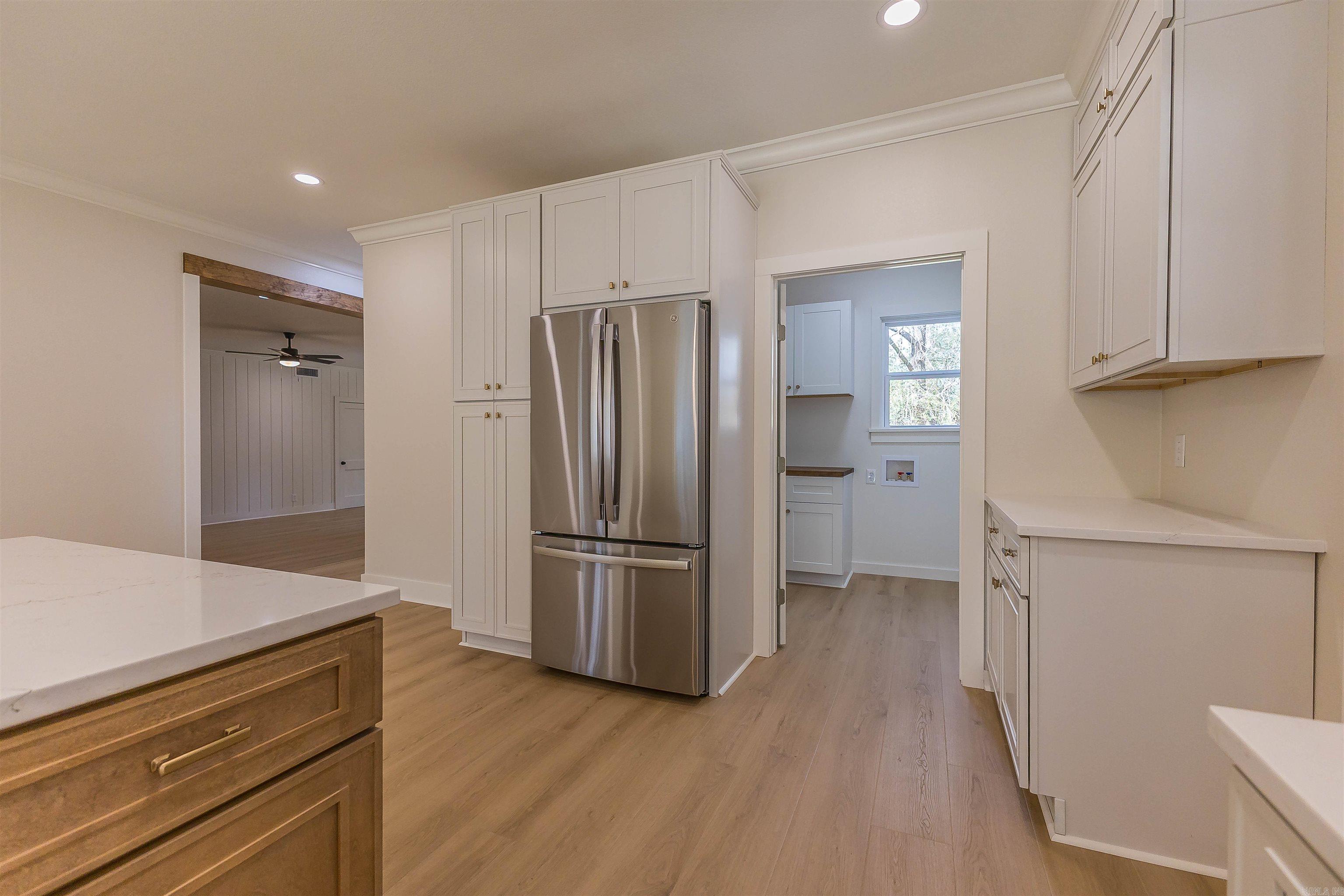 COUNTRY CLUB COLONY - Residential