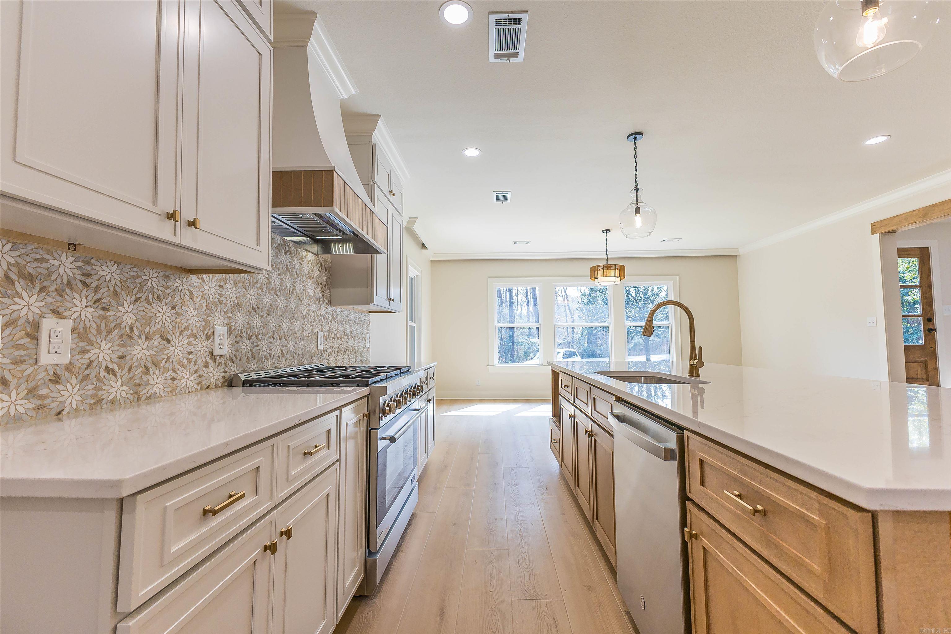 COUNTRY CLUB COLONY - Residential