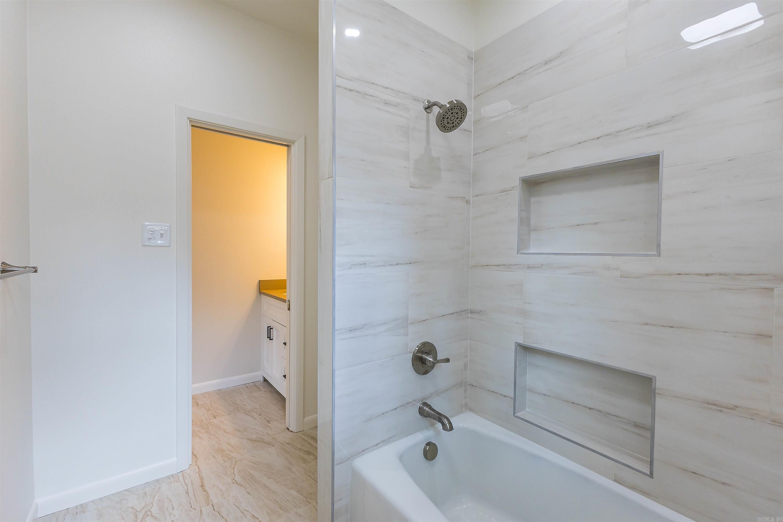 COUNTRY CLUB COLONY - Residential