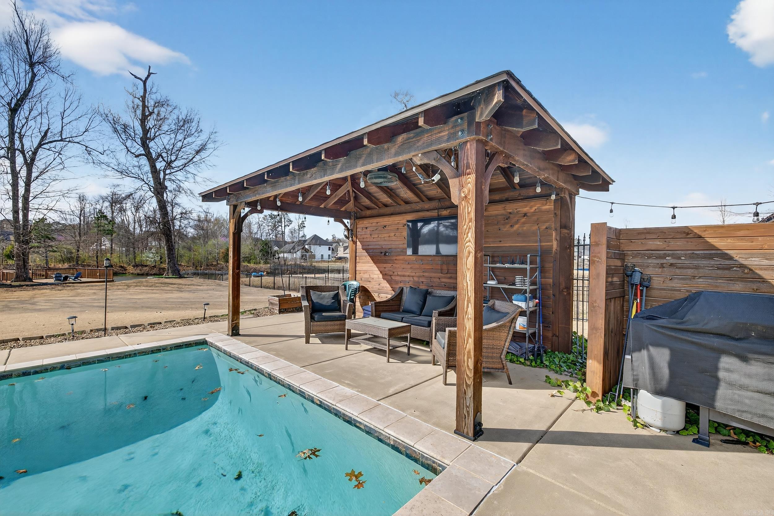 HURRICANE LAKE EST - Residential