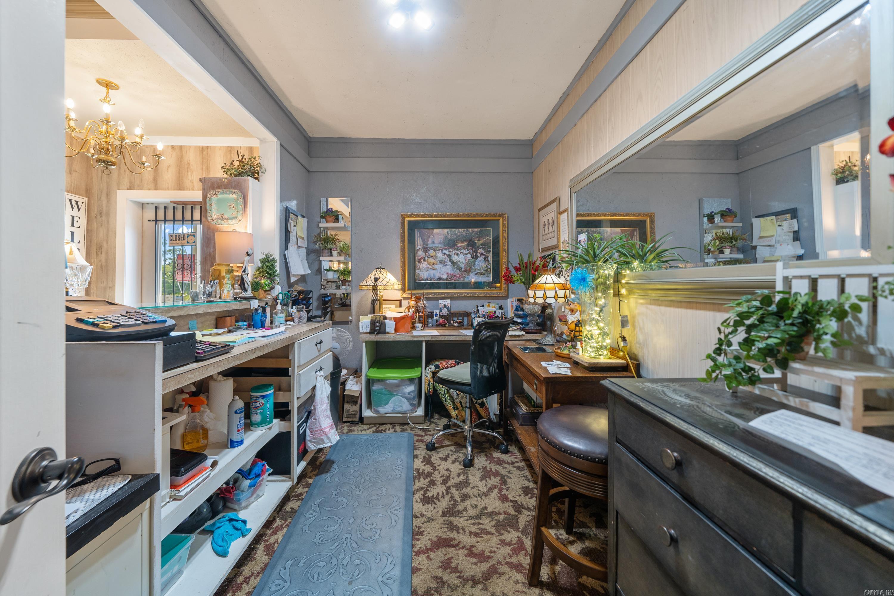 Noine - Commercial Sale