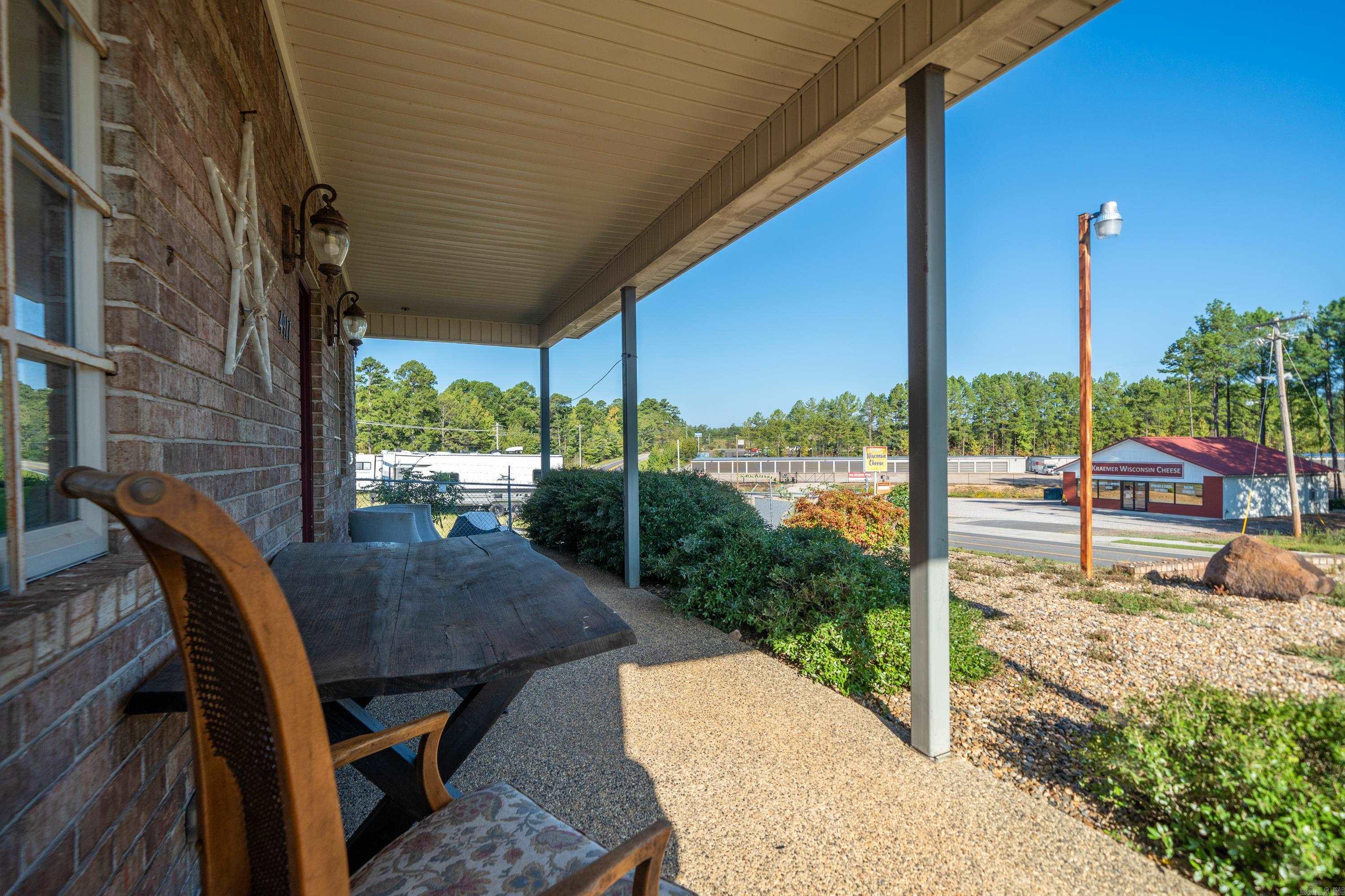 Noine - Commercial Sale