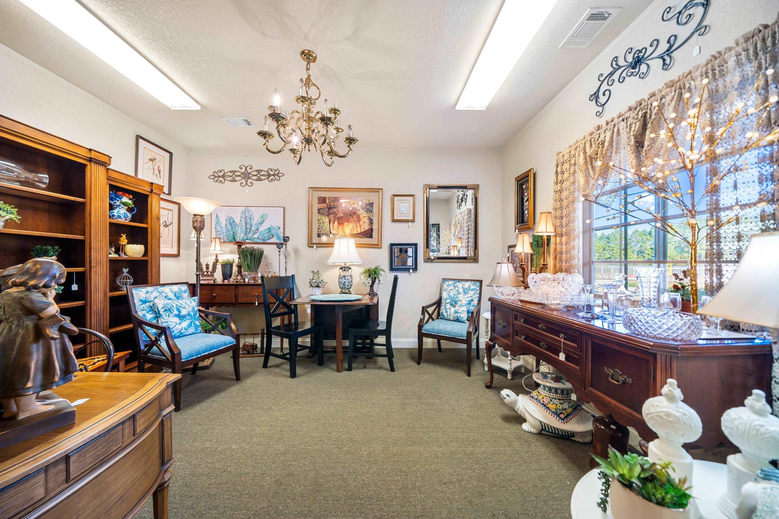 Noine - Commercial Sale