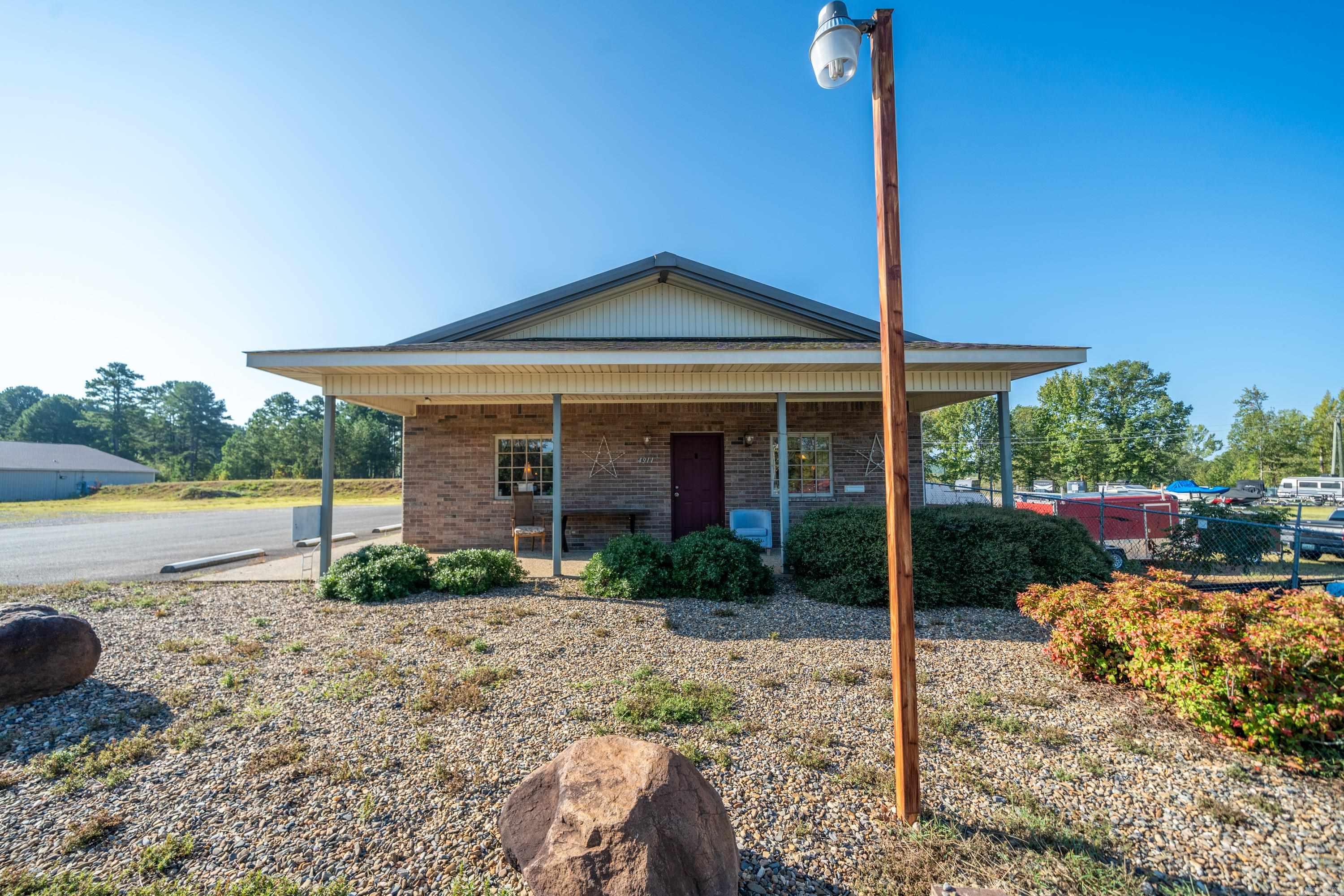 Noine - Commercial Sale