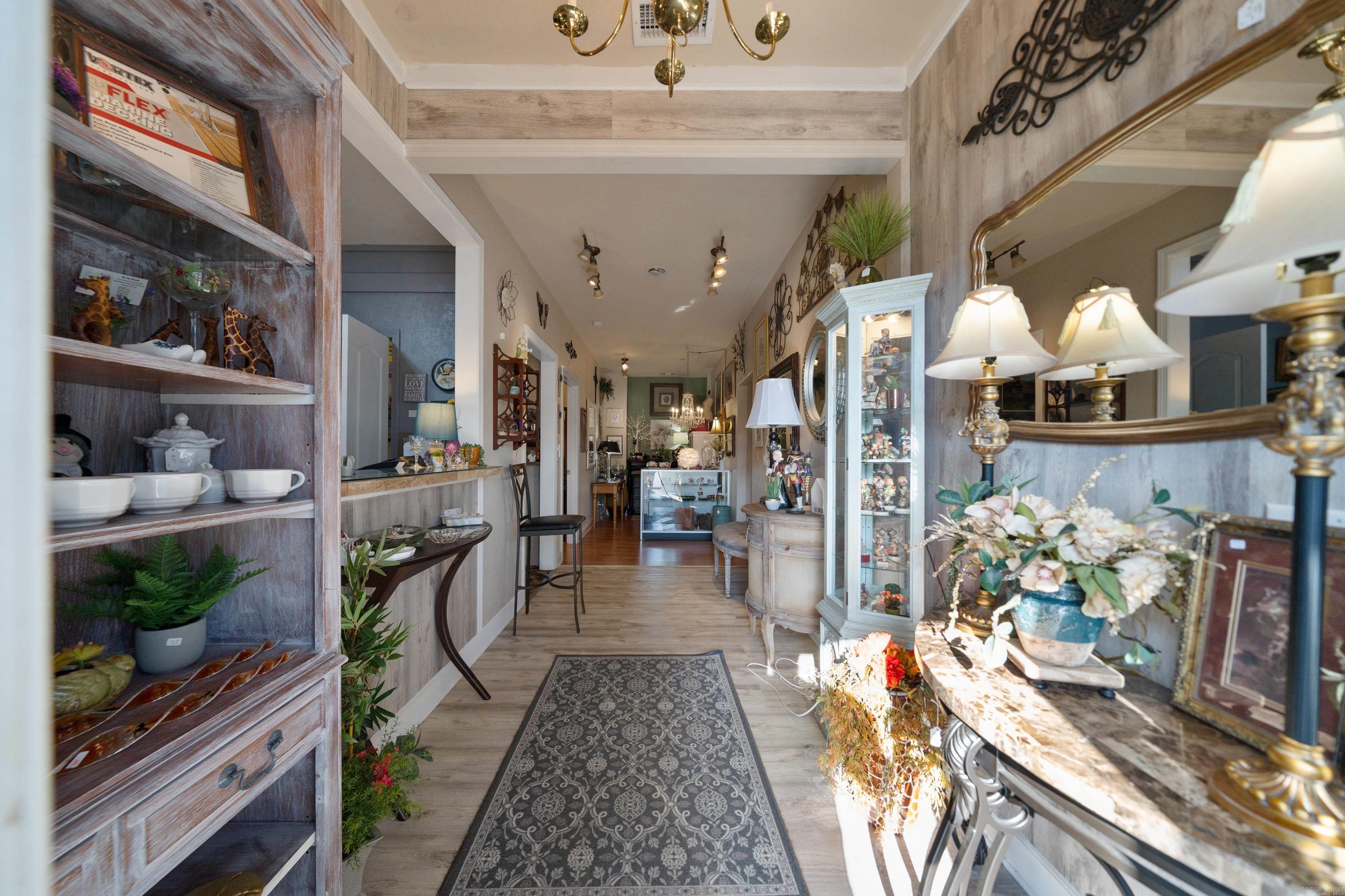 Noine - Commercial Sale