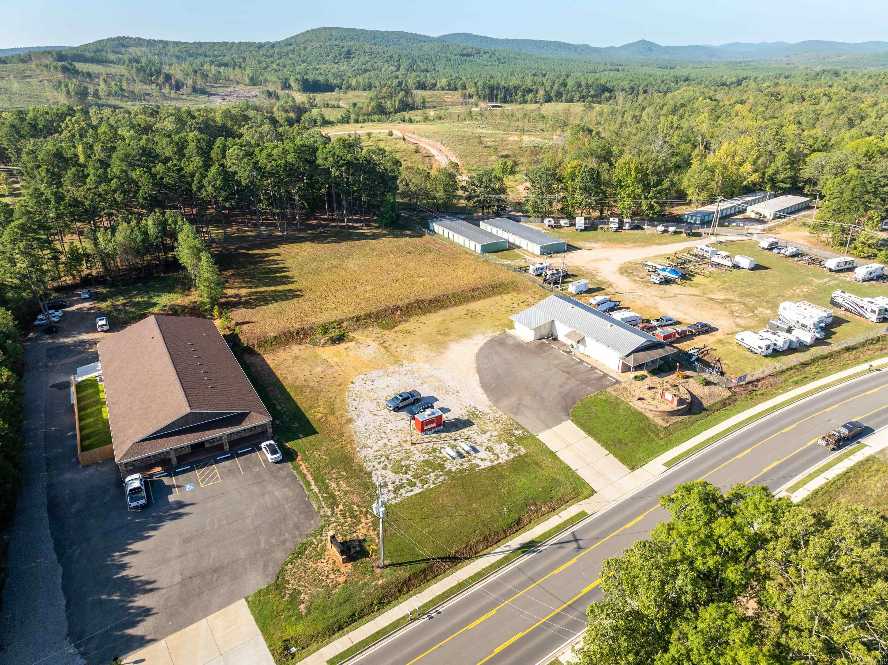 Noine - Commercial Sale