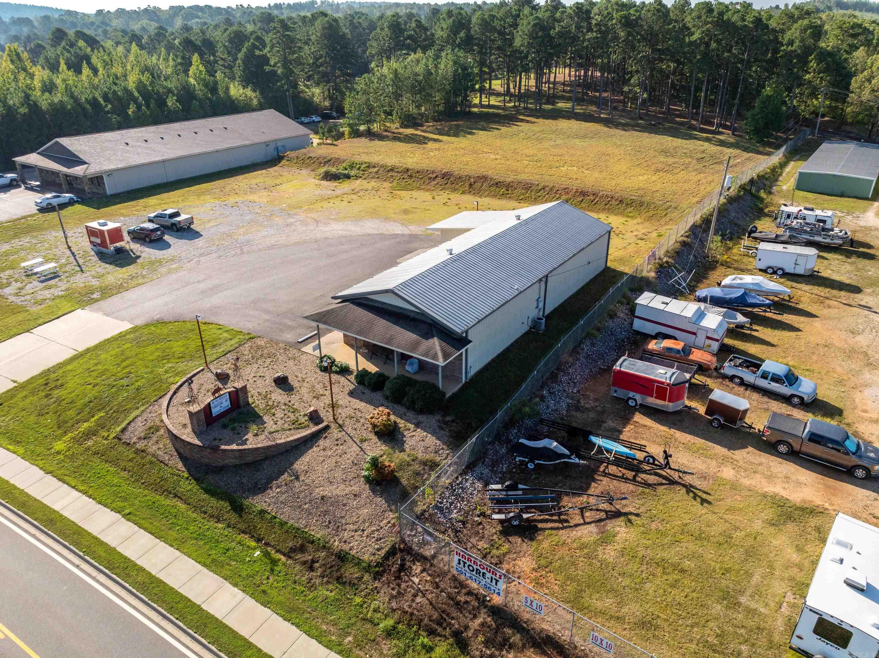Noine - Commercial Sale