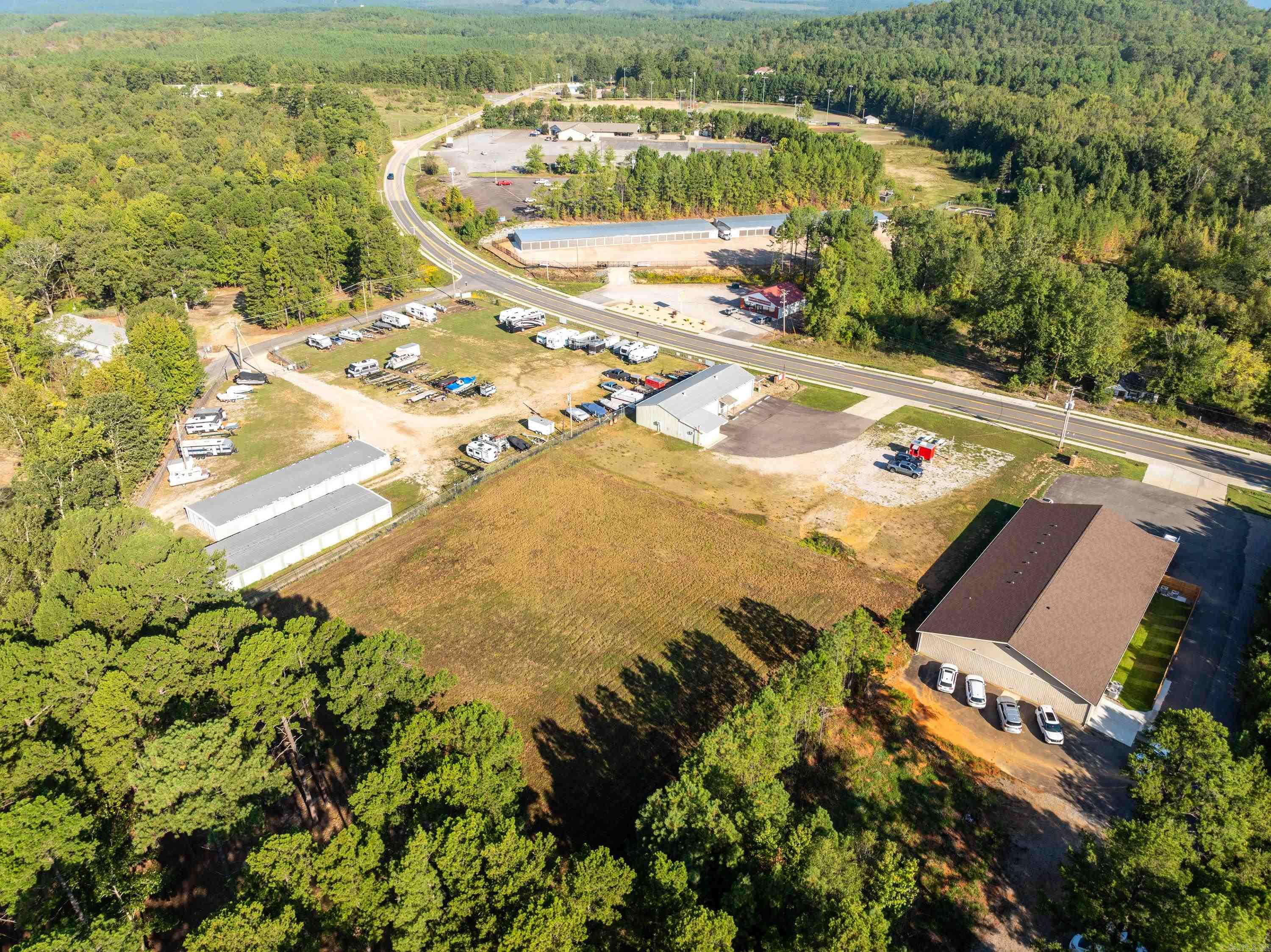 Noine - Commercial Sale
