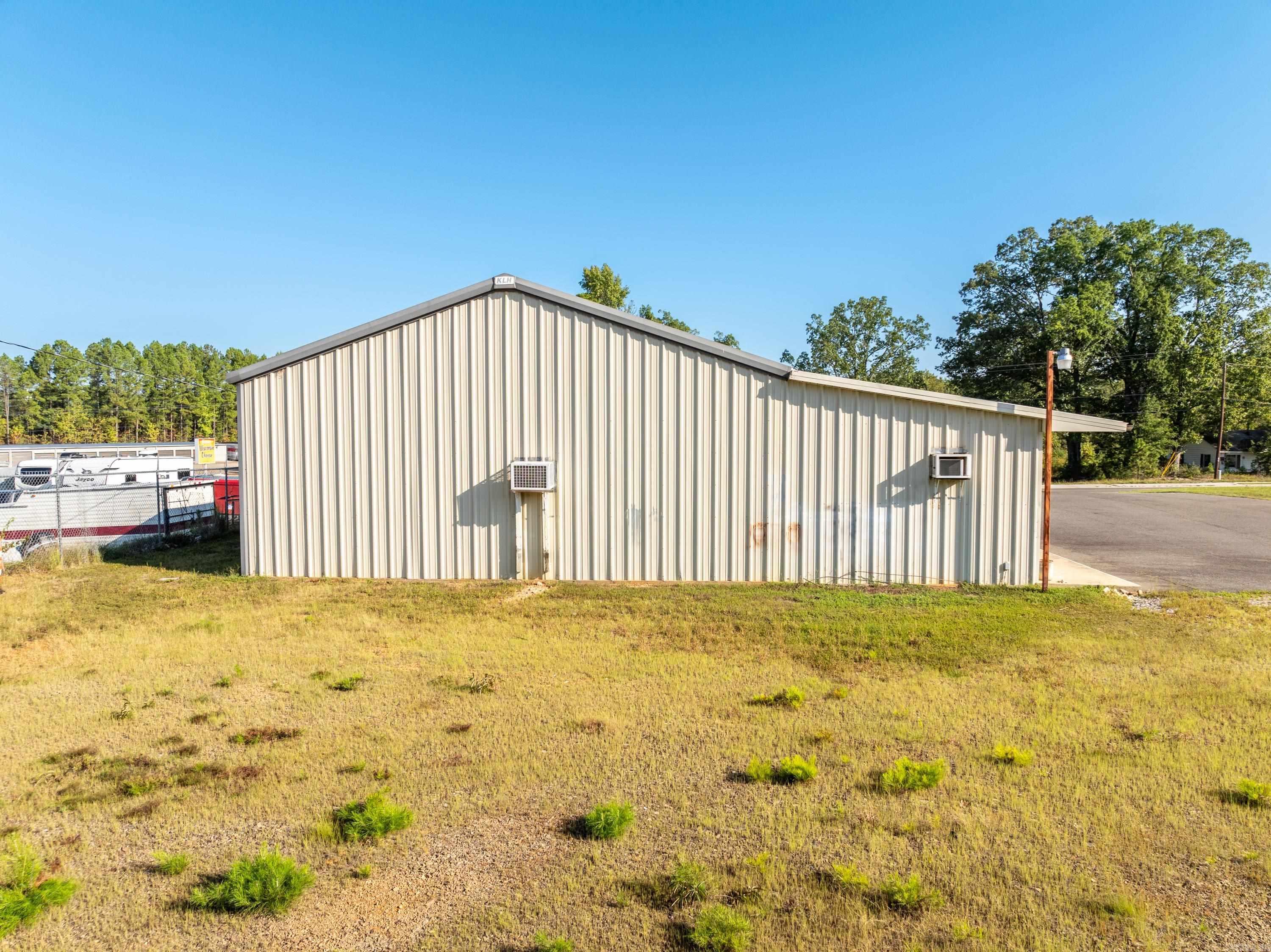 Noine - Commercial Sale