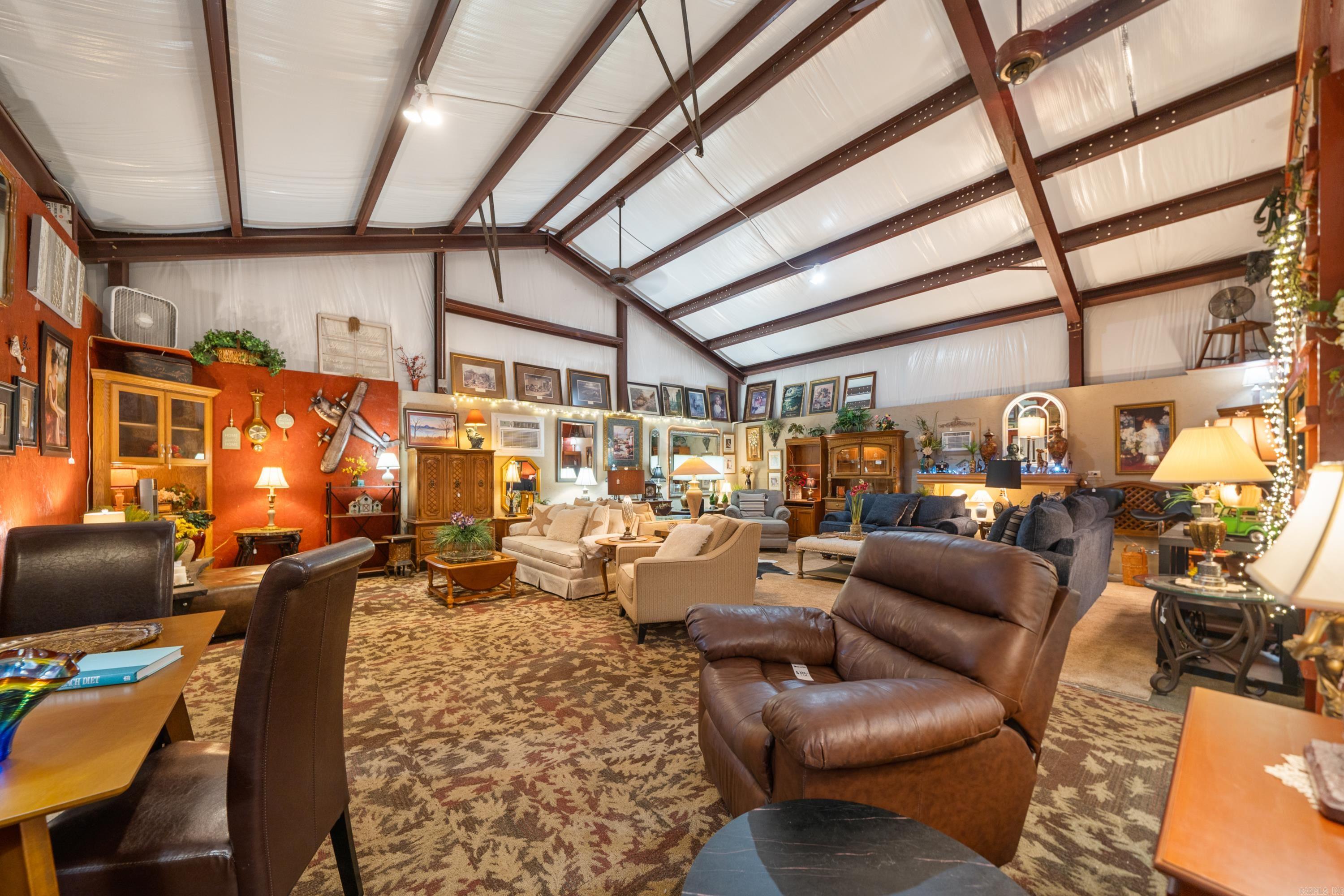 Noine - Commercial Sale