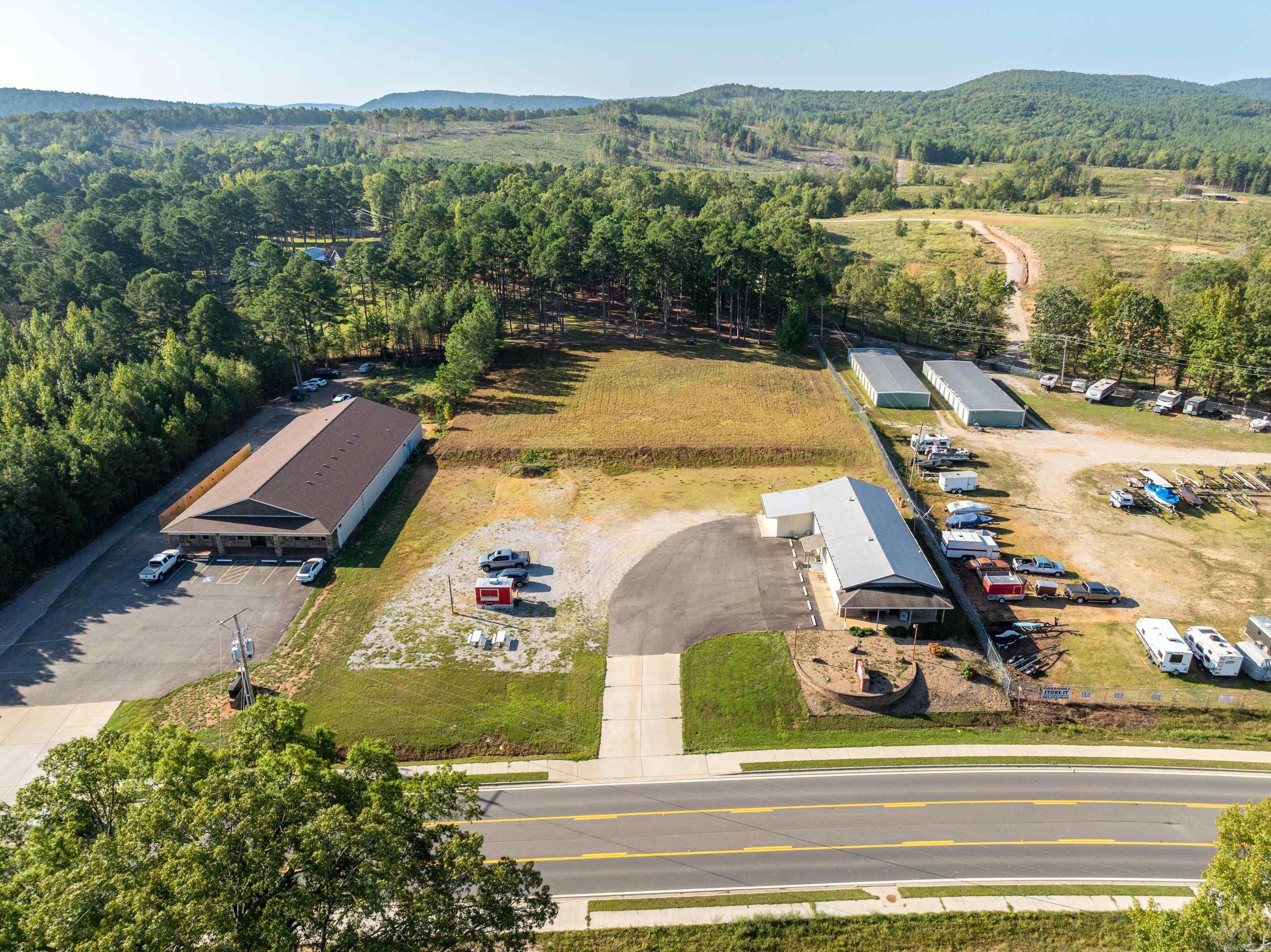 Noine - Commercial Sale