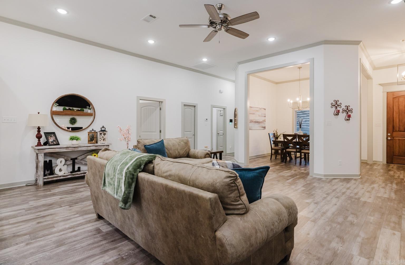 OAK TREE SOUTH - Residential