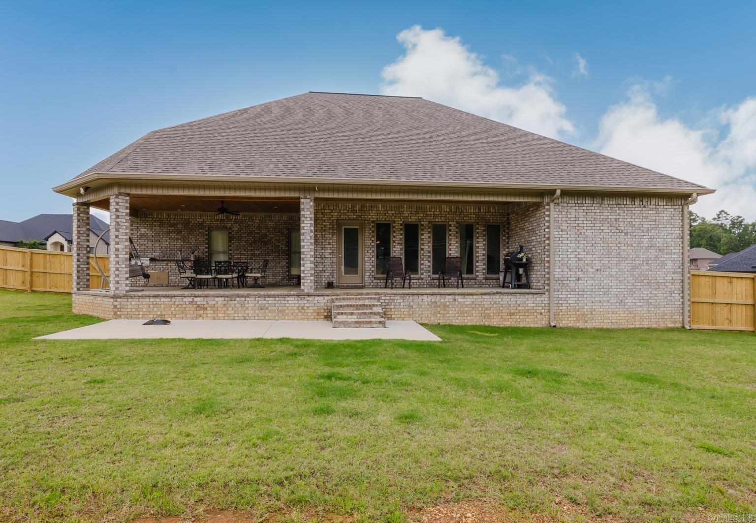 OAK TREE SOUTH - Residential