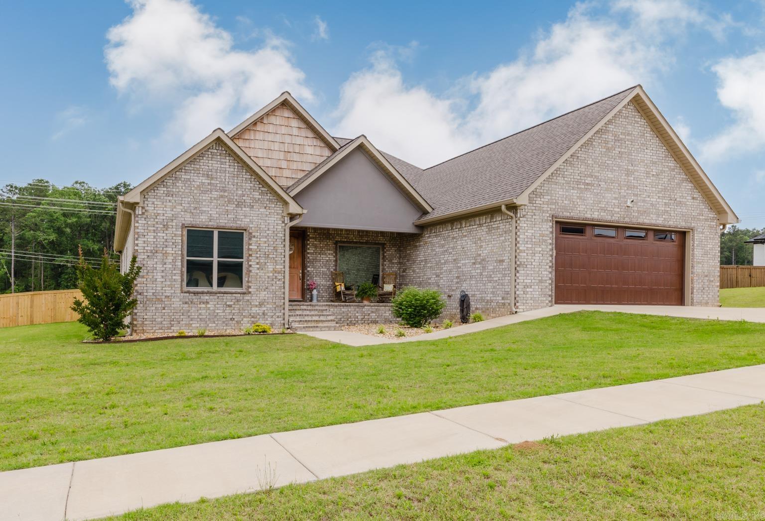OAK TREE SOUTH - Residential