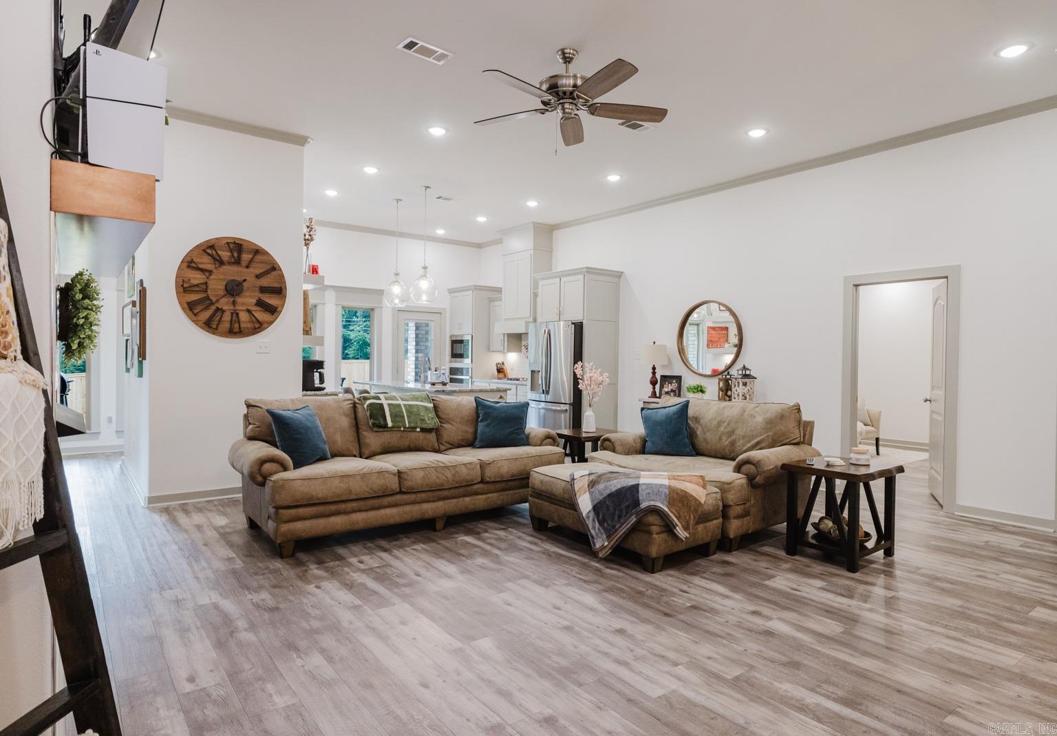 OAK TREE SOUTH - Residential