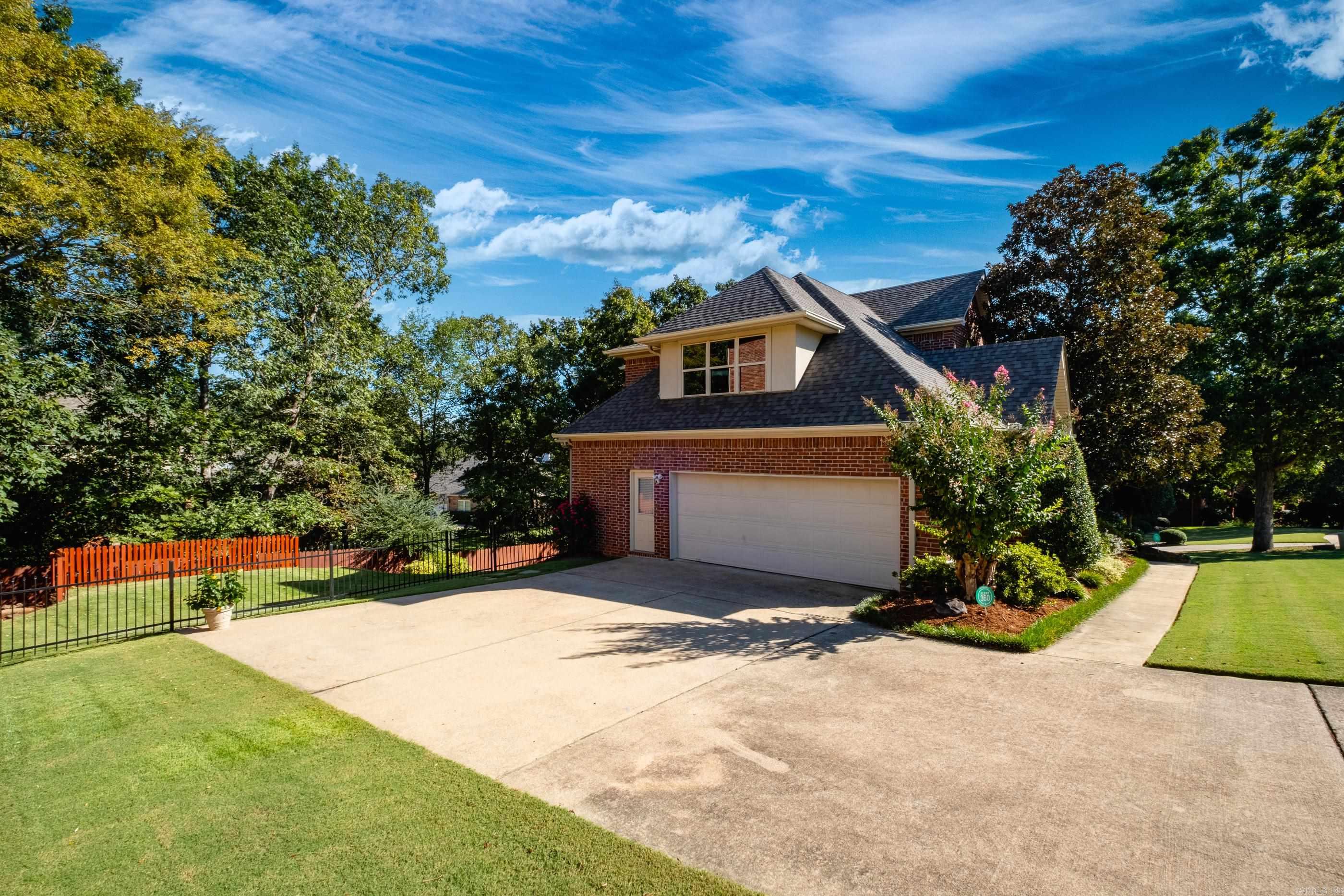 CHENAL VALLEY MARGEUAX - Residential