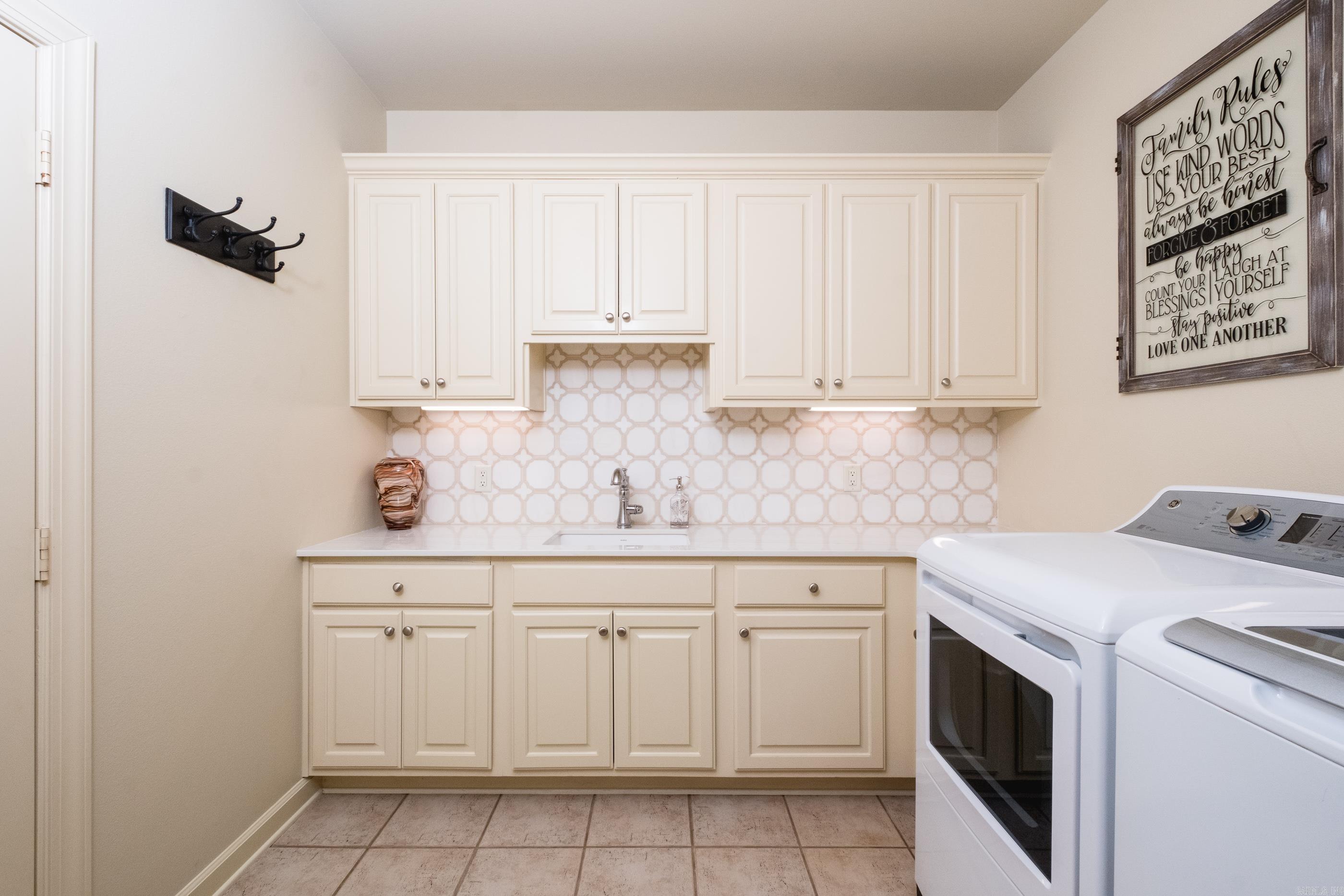 CHENAL VALLEY MARGEUAX - Residential