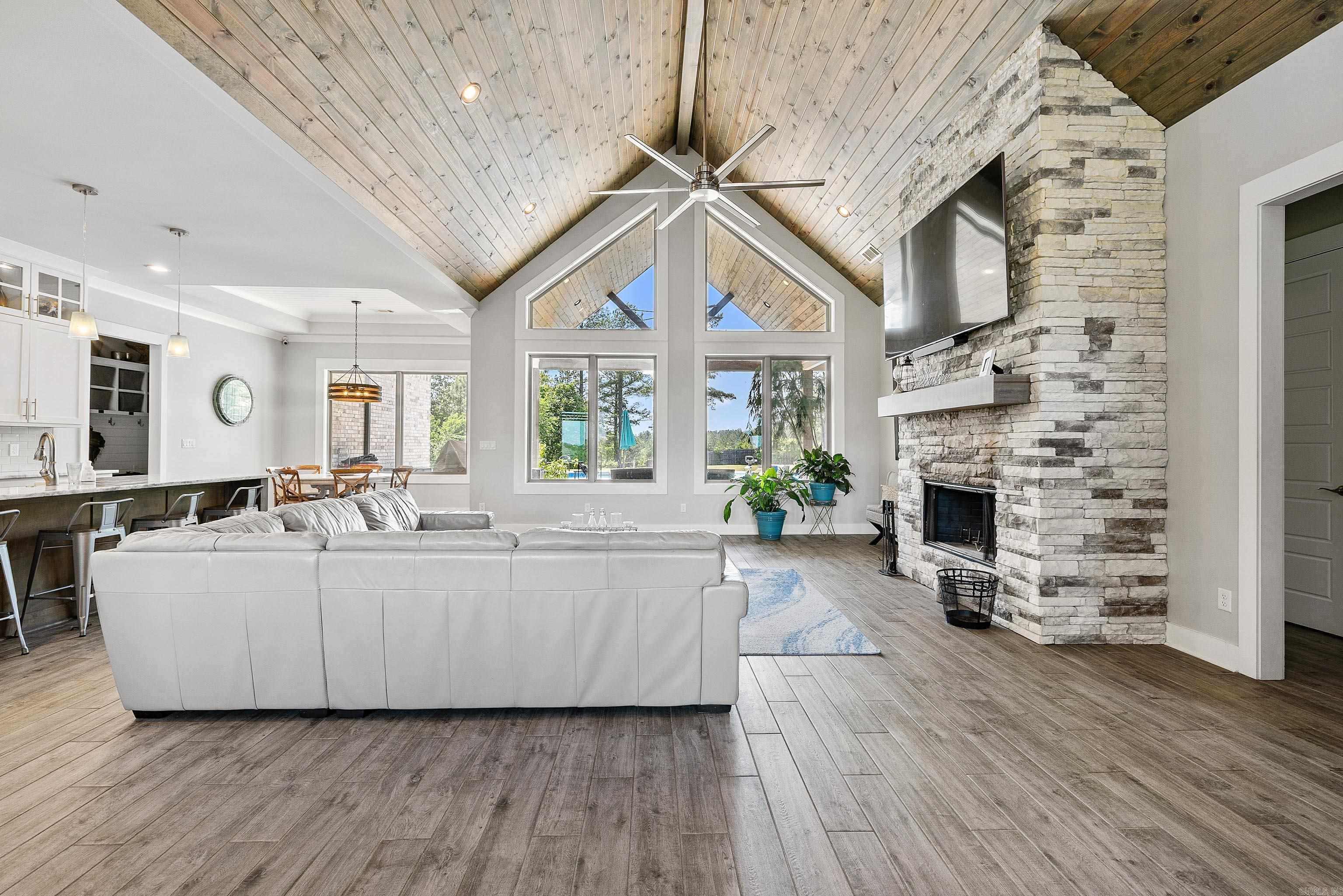 STONEHILL - Residential