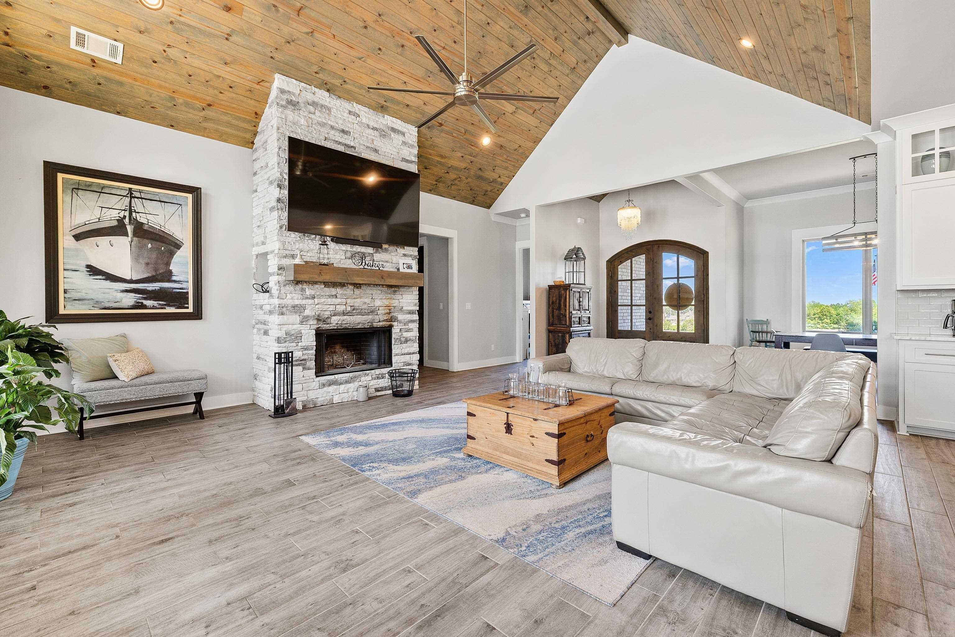 STONEHILL - Residential