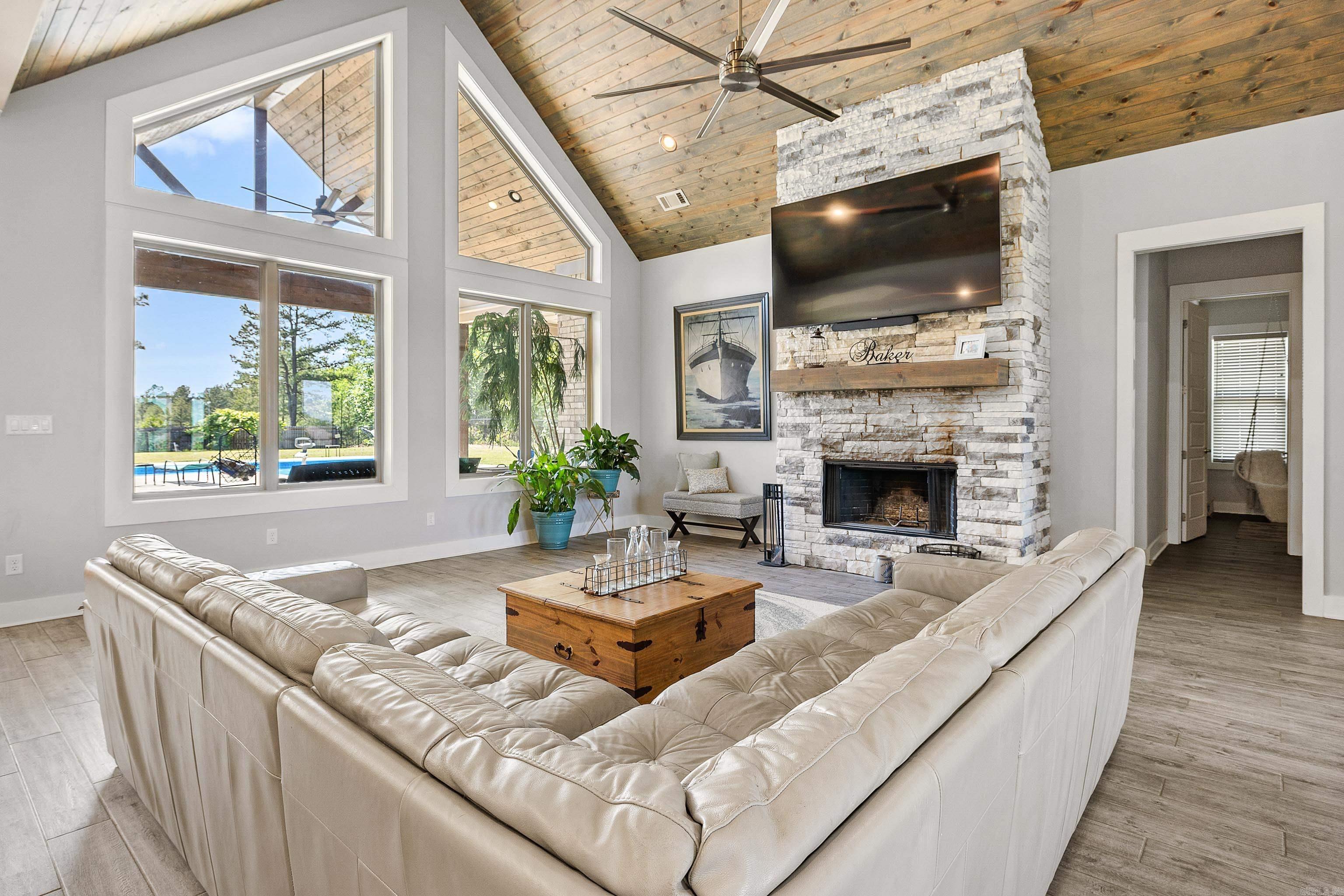 STONEHILL - Residential