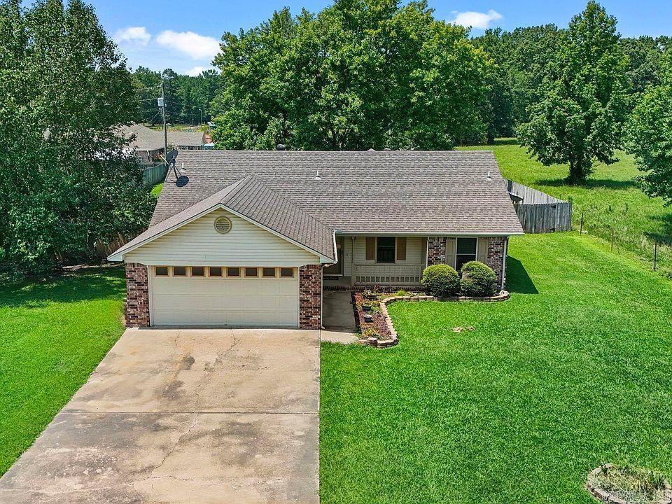 Welcome home! Adorable 3-2- just 1527 Sq just outside Searcy. HVAC system and roof new in 2024. House has many updates, with a huge oversized backyard and shop. Offering plenty of room for a growing family to work and play. More pictures to be added soon. Agents see remarks.