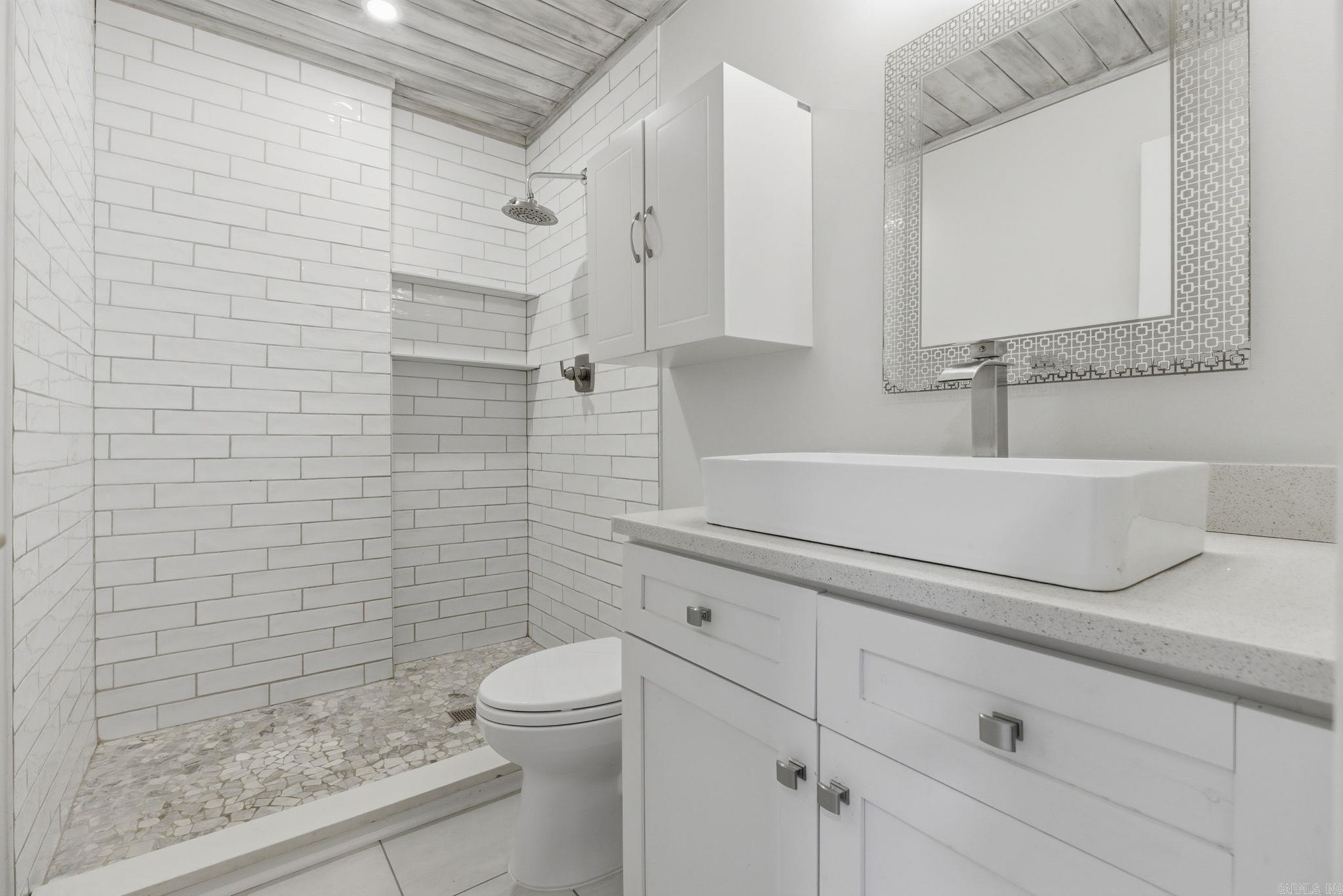 KINGWOOD PLACE - Residential