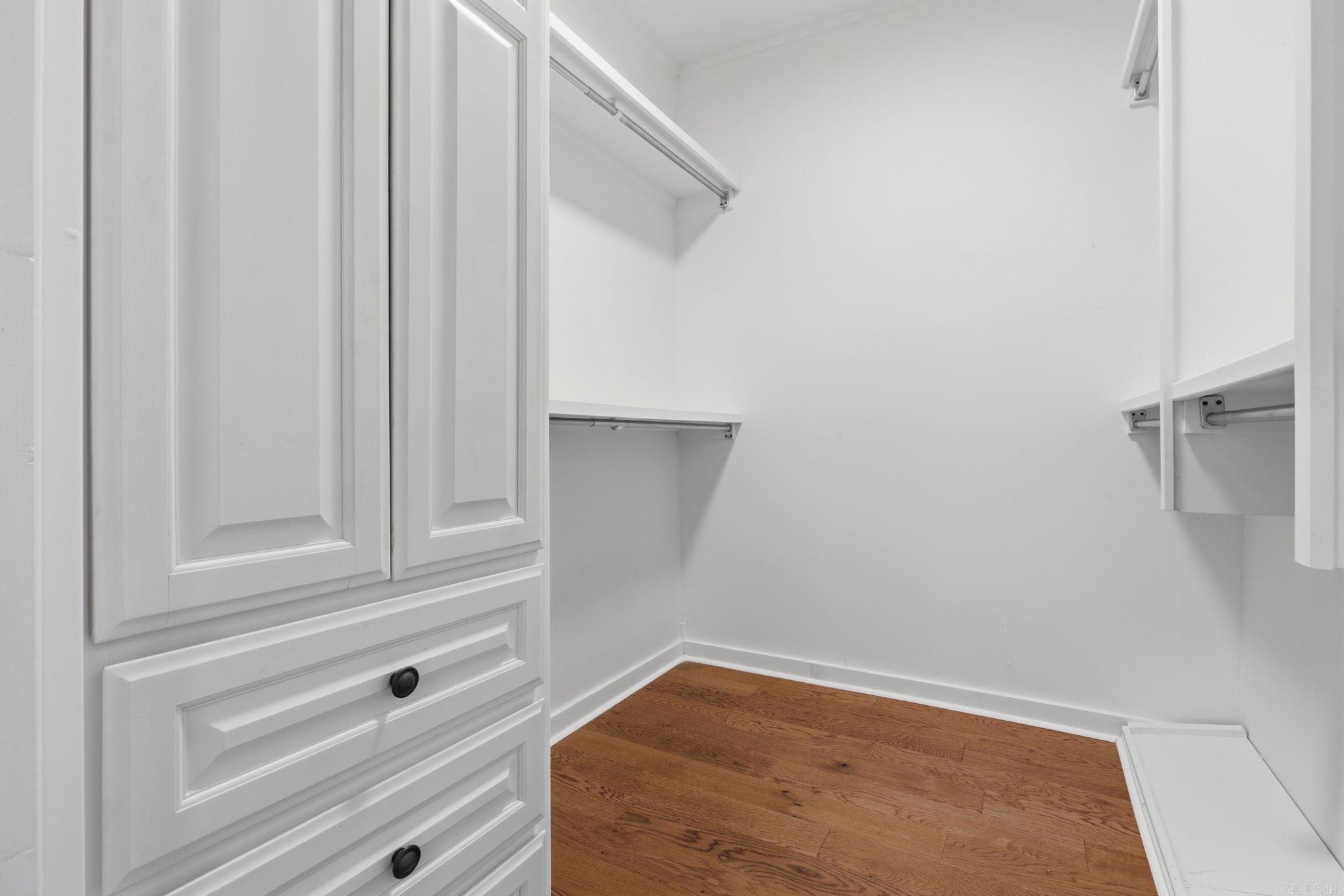 KINGWOOD PLACE - Residential