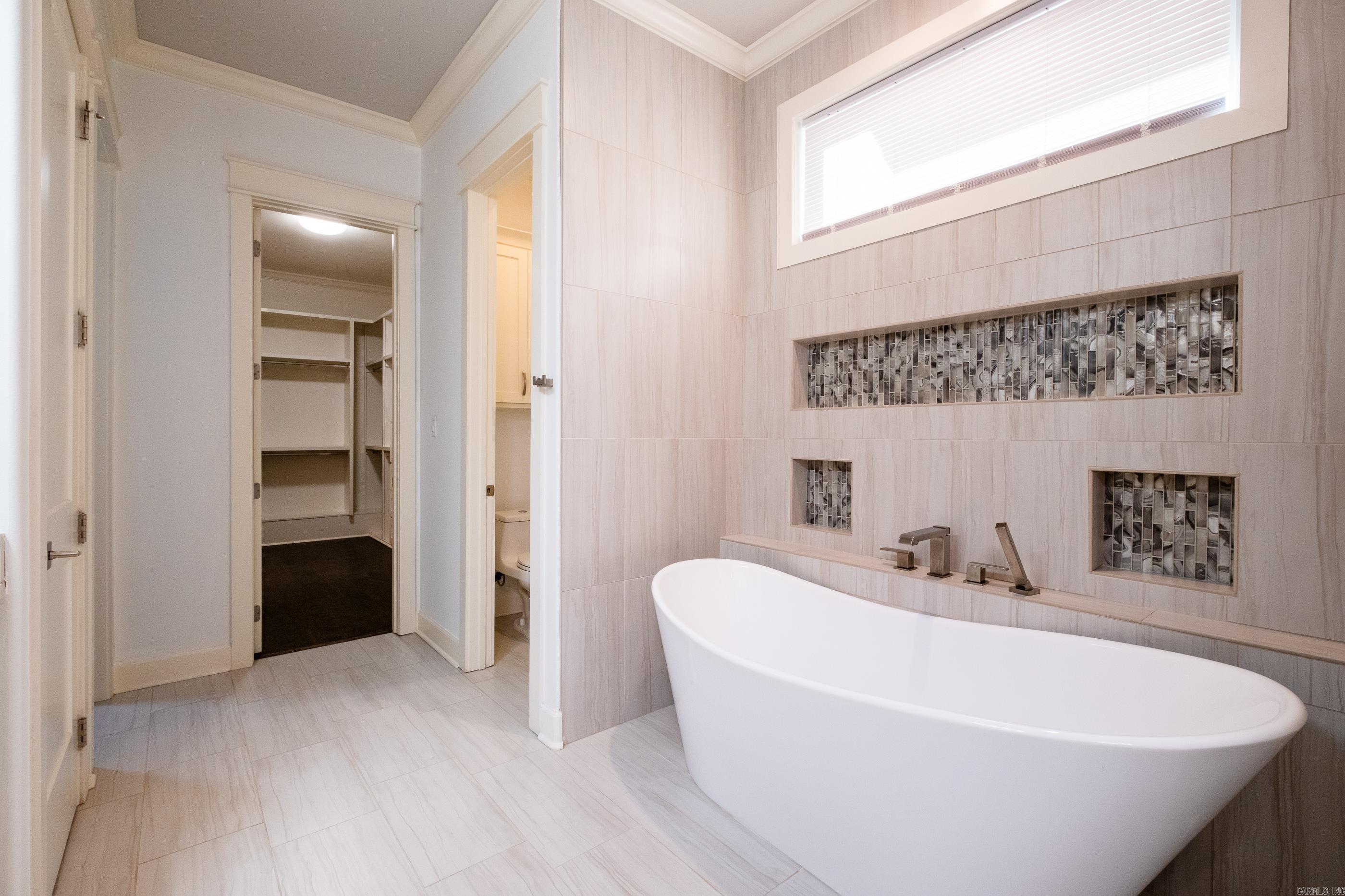 CHENAL VALLEY "ENSBURY PLACE" - Residential