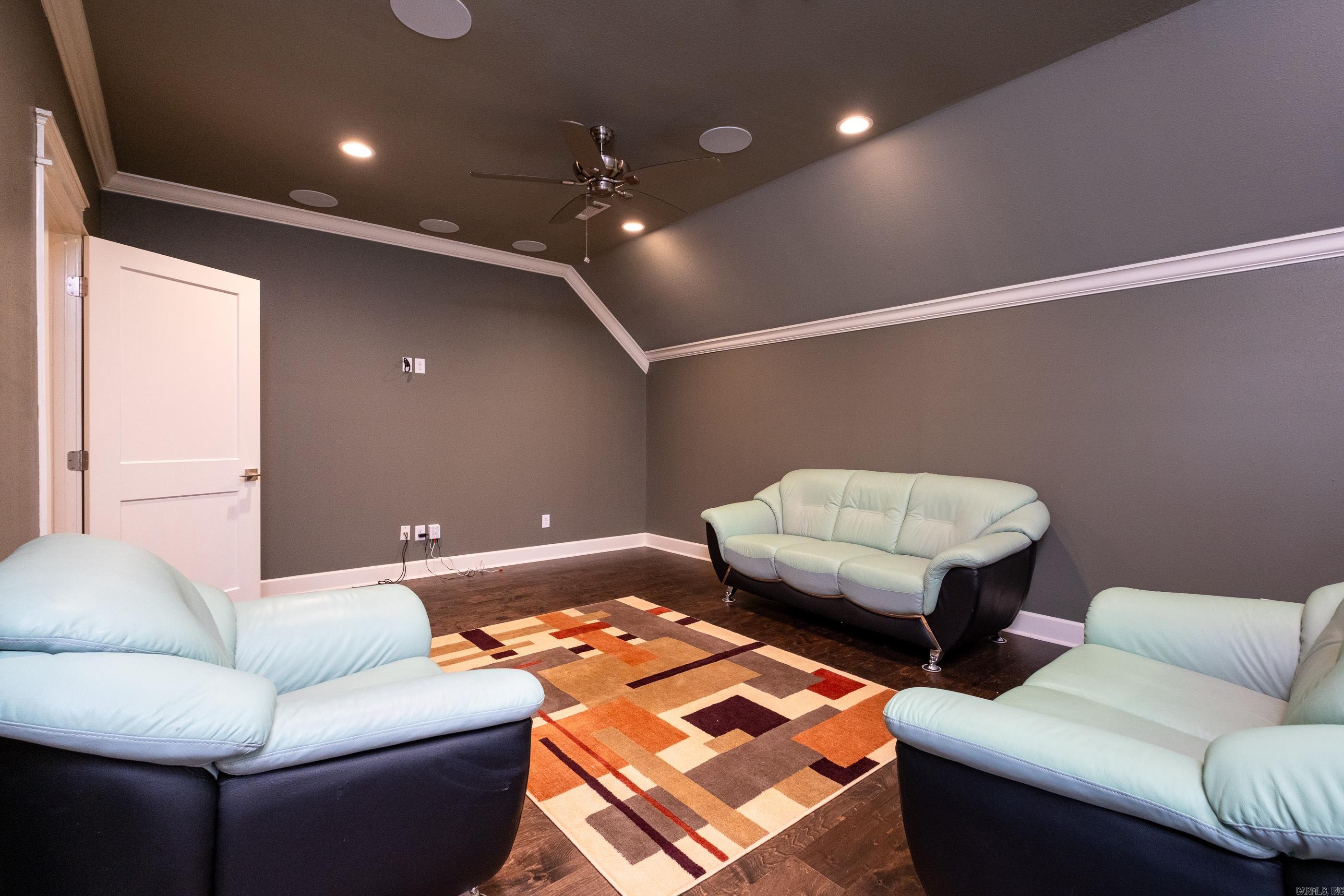 CHENAL VALLEY "ENSBURY PLACE" - Residential