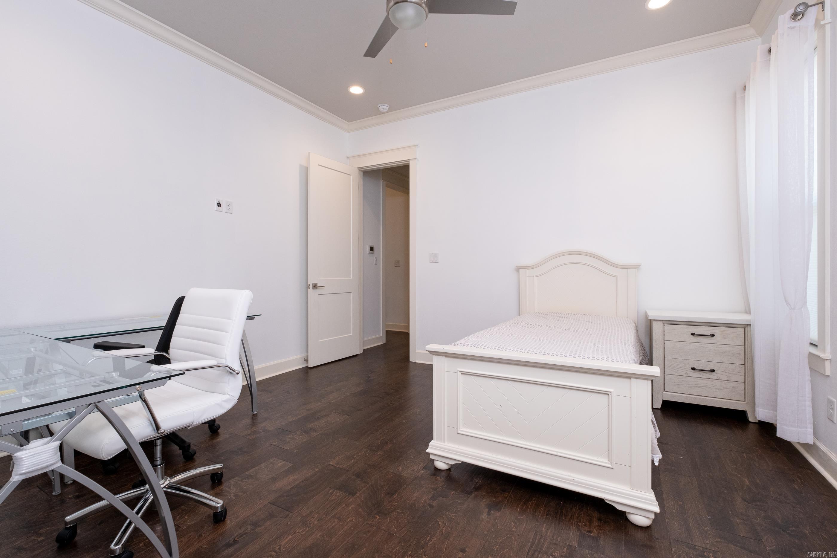 CHENAL VALLEY "ENSBURY PLACE" - Residential